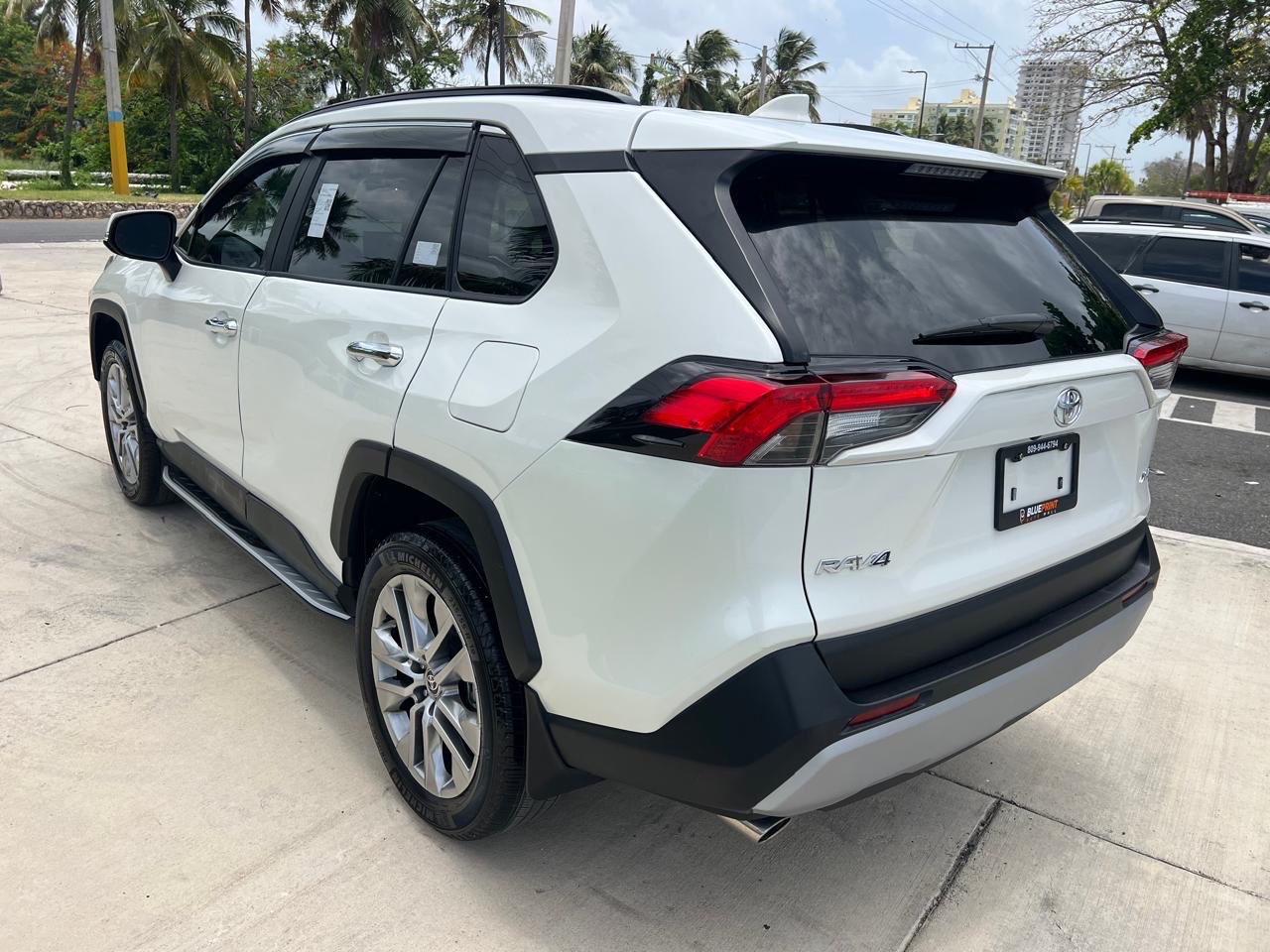 jeepetas y camionetas - TOYOTA RAV4 XLE PREMIUM 2022 RECIÉN IMPORTADA LA MÁS FULL! TODO INCLUIDO NUEVAAA 5
