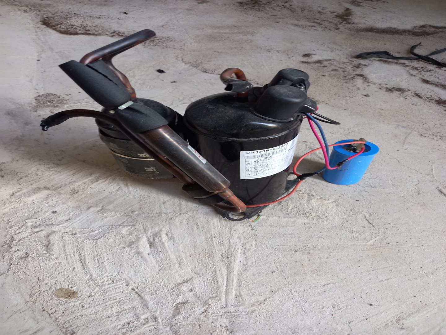 equipos profesionales - Compresor  acondicionador de aire inverter de 220 voltios. 2