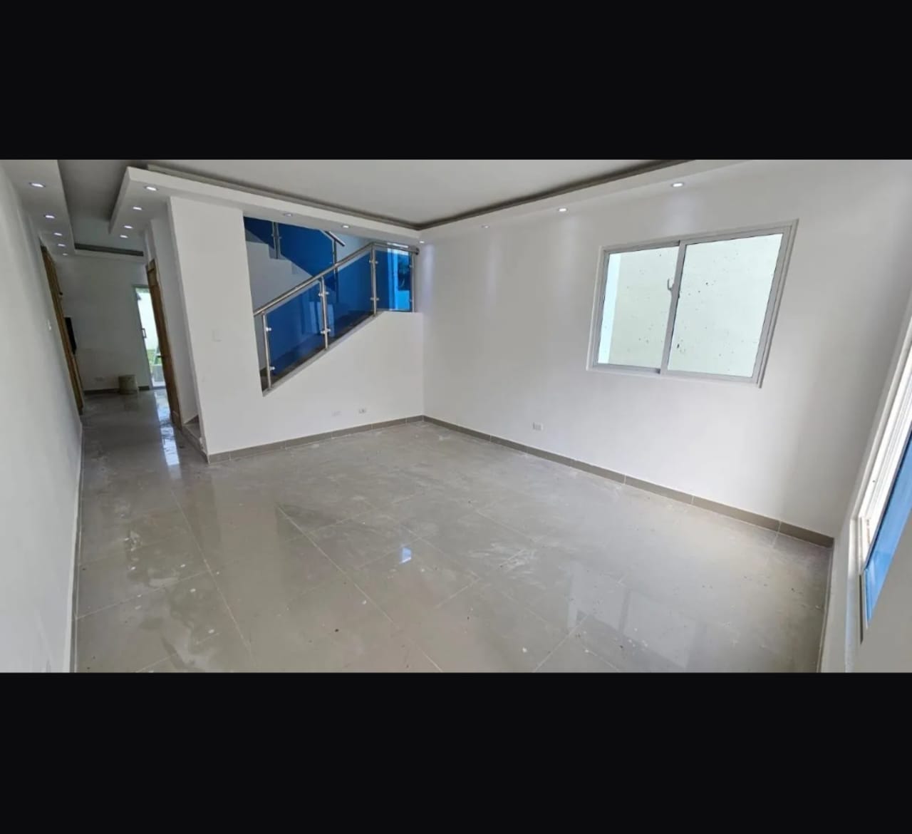 casas - av república de Colombia esquina autopista duarte 
casa 2 niveles  3