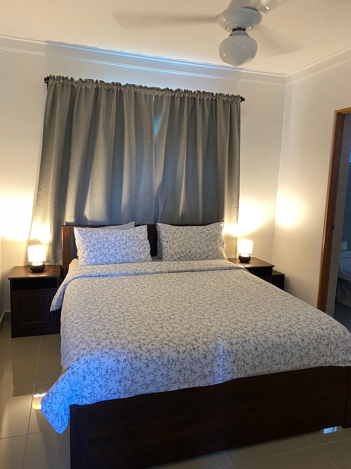muebles y colchones - Juego de cama tamaño Queen de IKEA 0