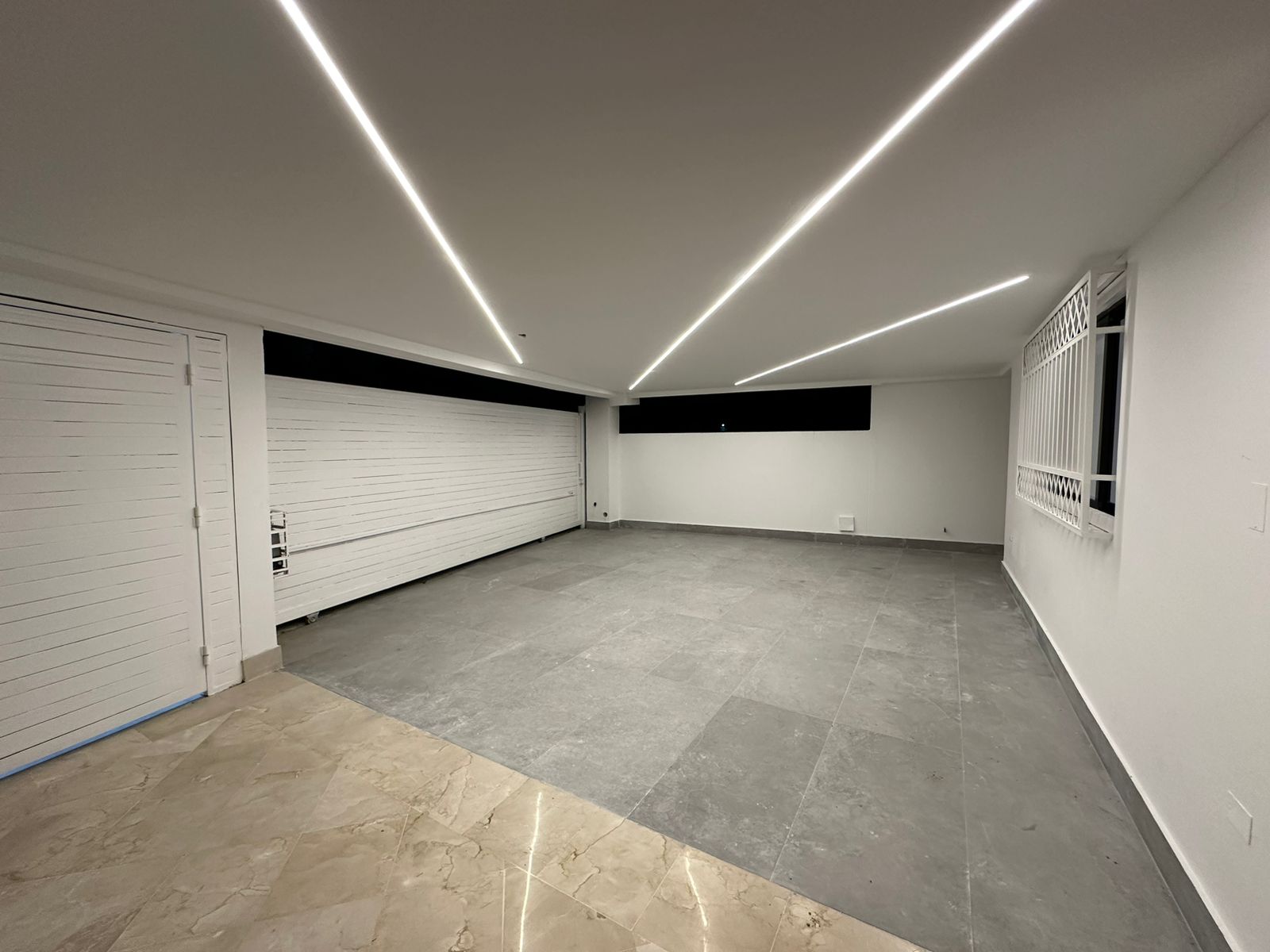 casas - En Alquiler Casa Bell Vista de 4 habitaciones  4
