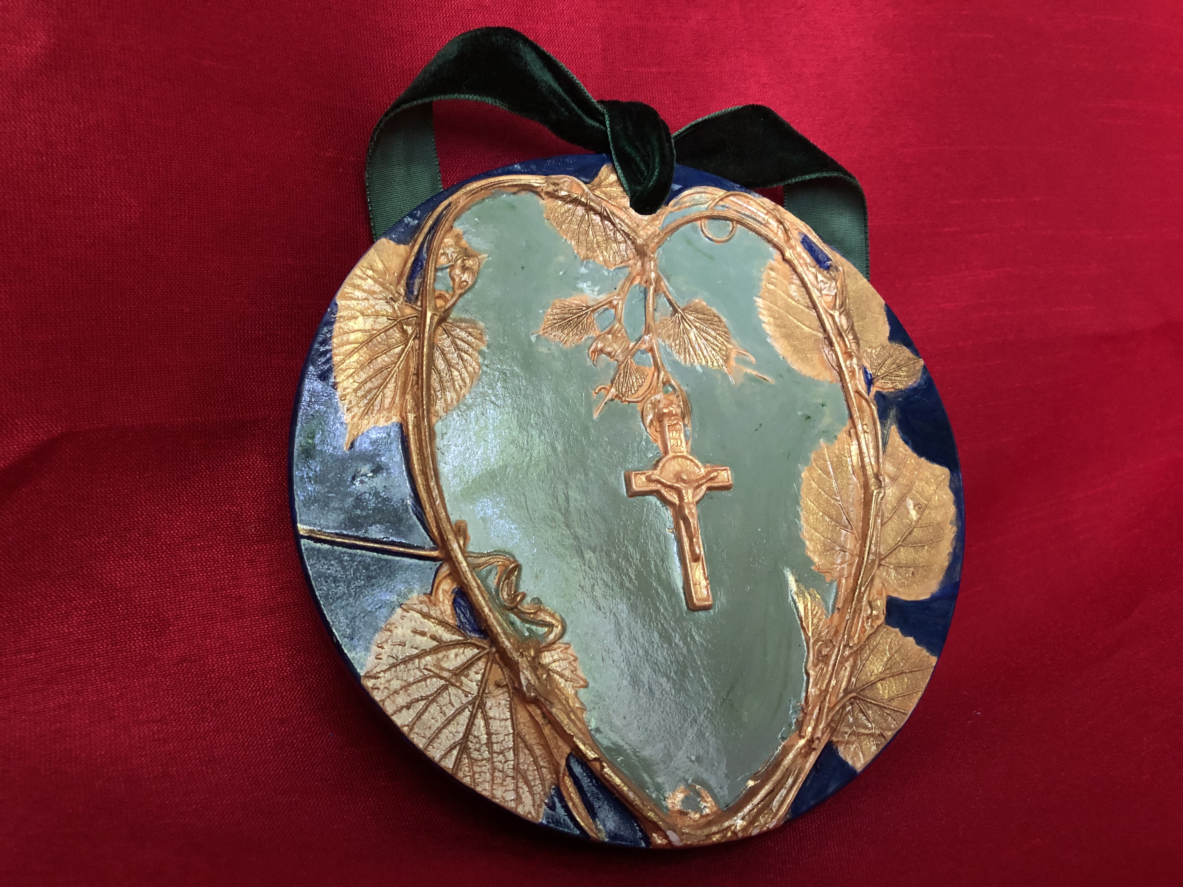 arte y antigüedades - Arte con Crucifijo en Bajo Relieve Hecho en Yeso 2