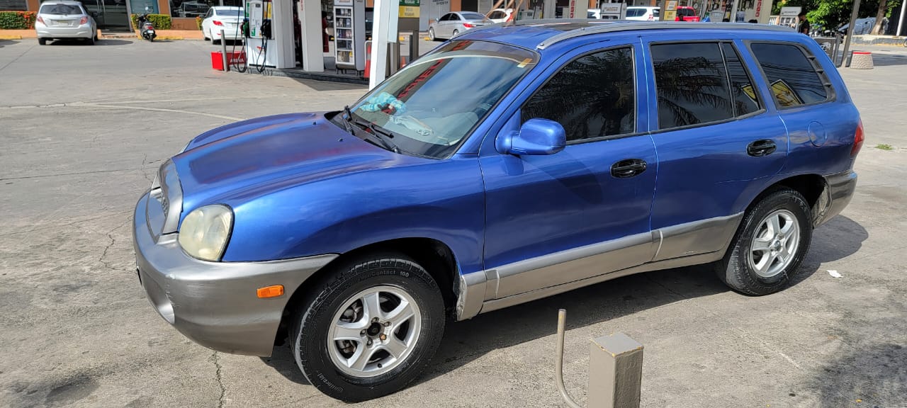 jeepetas y camionetas - Hyundai Santa Fe 2004 Gasolina/Gas 8