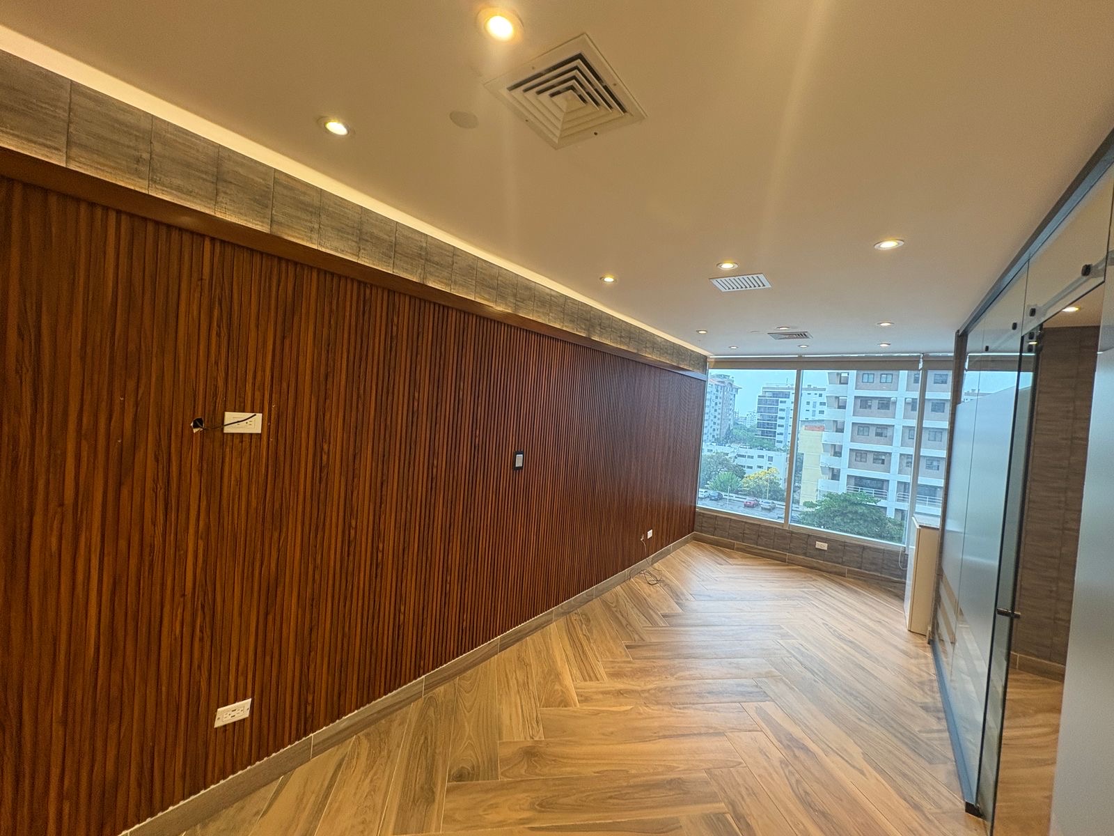 oficinas y locales comerciales - oficina en alquiler en La Julia de 39m2 0