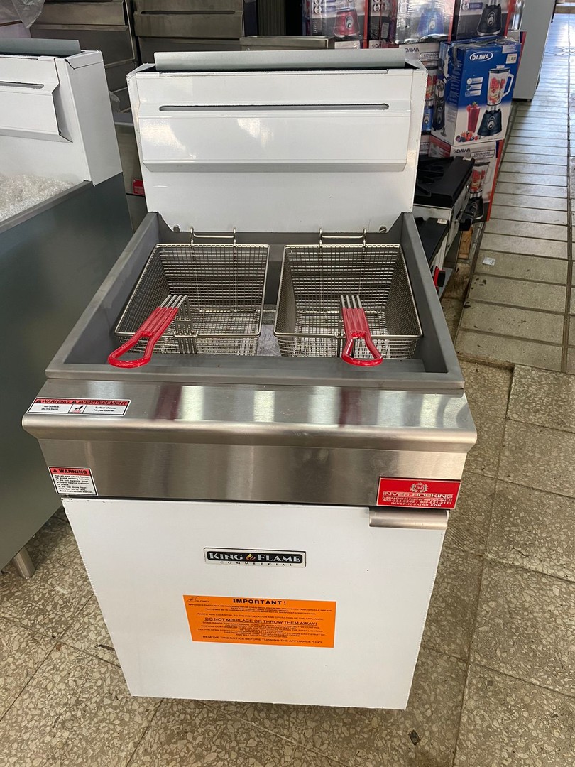 equipos profesionales - Freidora de 70 Lbs. 5 Quemadores. 

 1