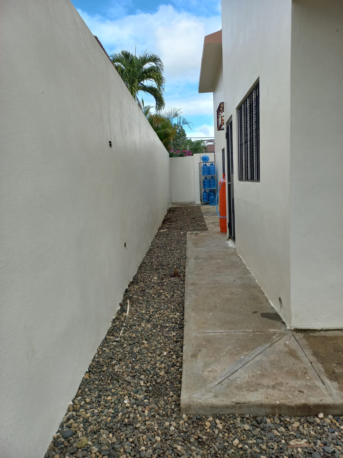 casas - Casa en Residencial Cerrado, Urb. Thomen  2