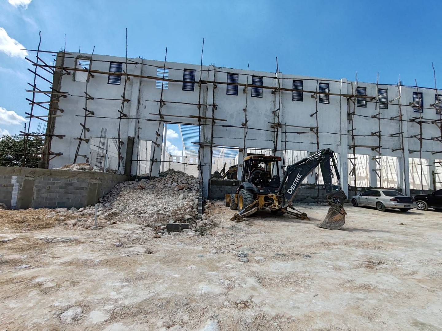 otros inmuebles - Nave nueva en alquiler a una esquina de la Circunvalación de Santo Domingo. 7