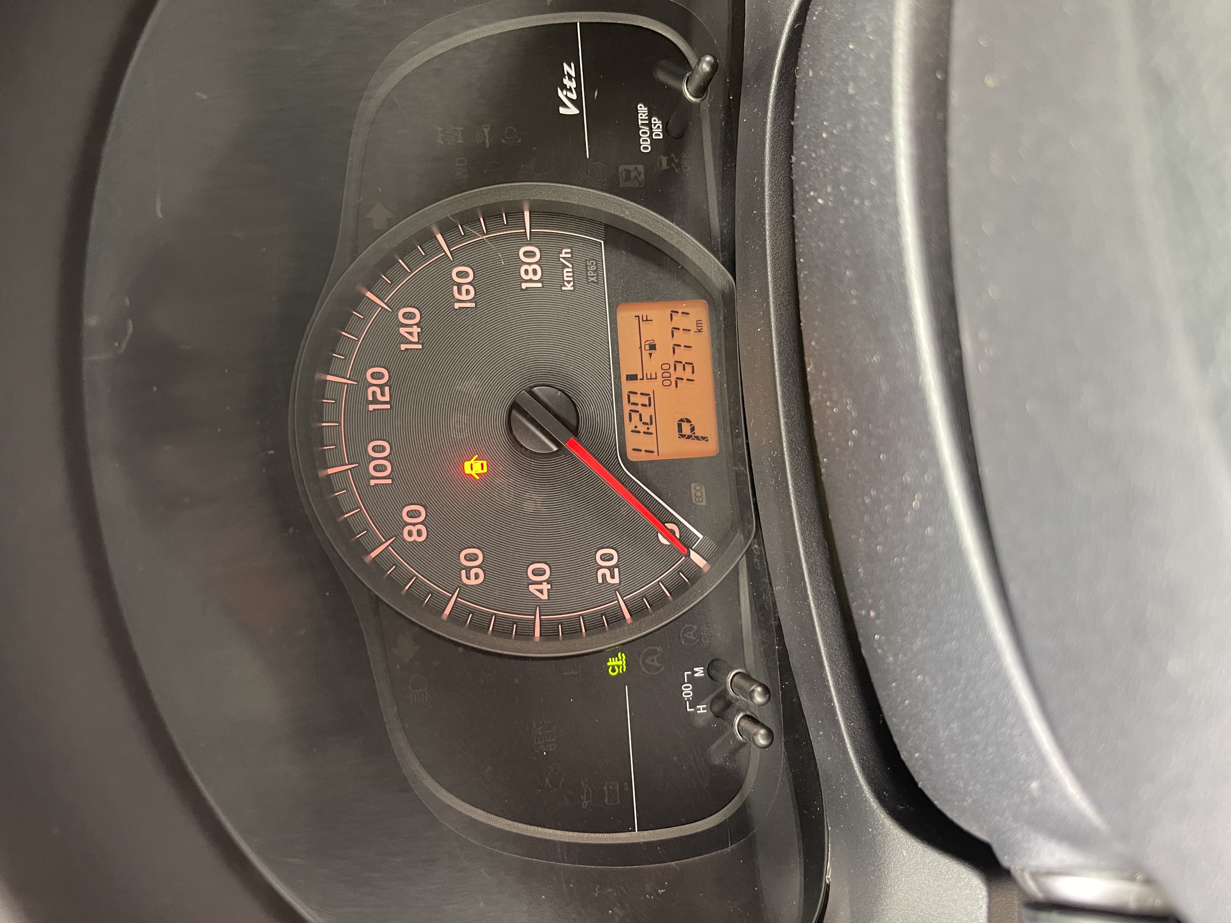 carros - Toyota Vitz 2012 4 pistones  5