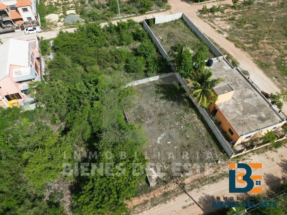solares y terrenos - SE VENDE SOLAR con 396.93 Metros en Residencial Villa España. 3