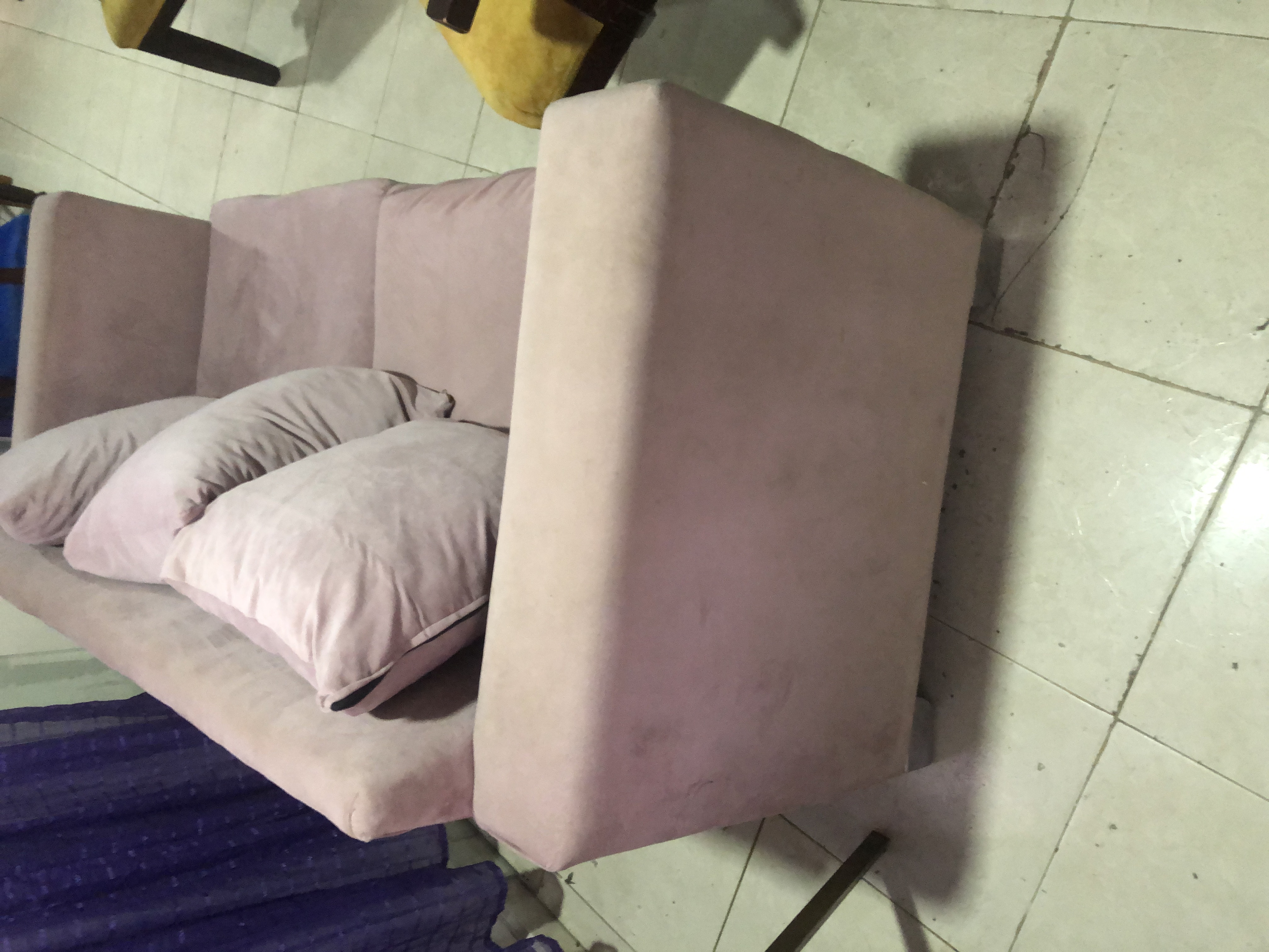 muebles y colchones - Butaca en caoba y un sofá  5