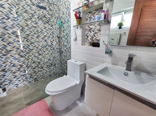 apartamentos - Quinto nivel de venta en Los llanos de Gurabo 6