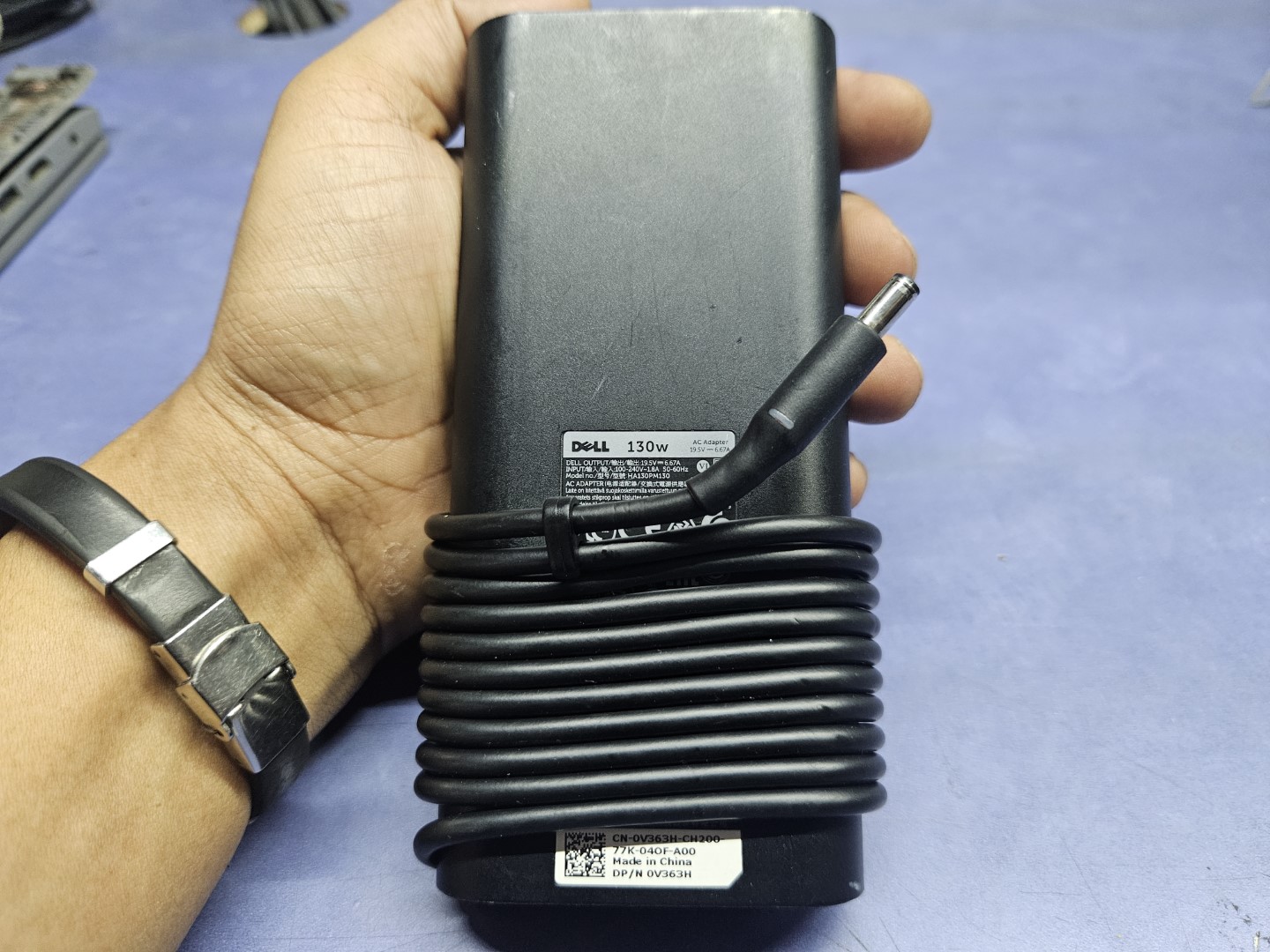 computadoras y laptops - Cargador Dell plug fino y ancho 130W original