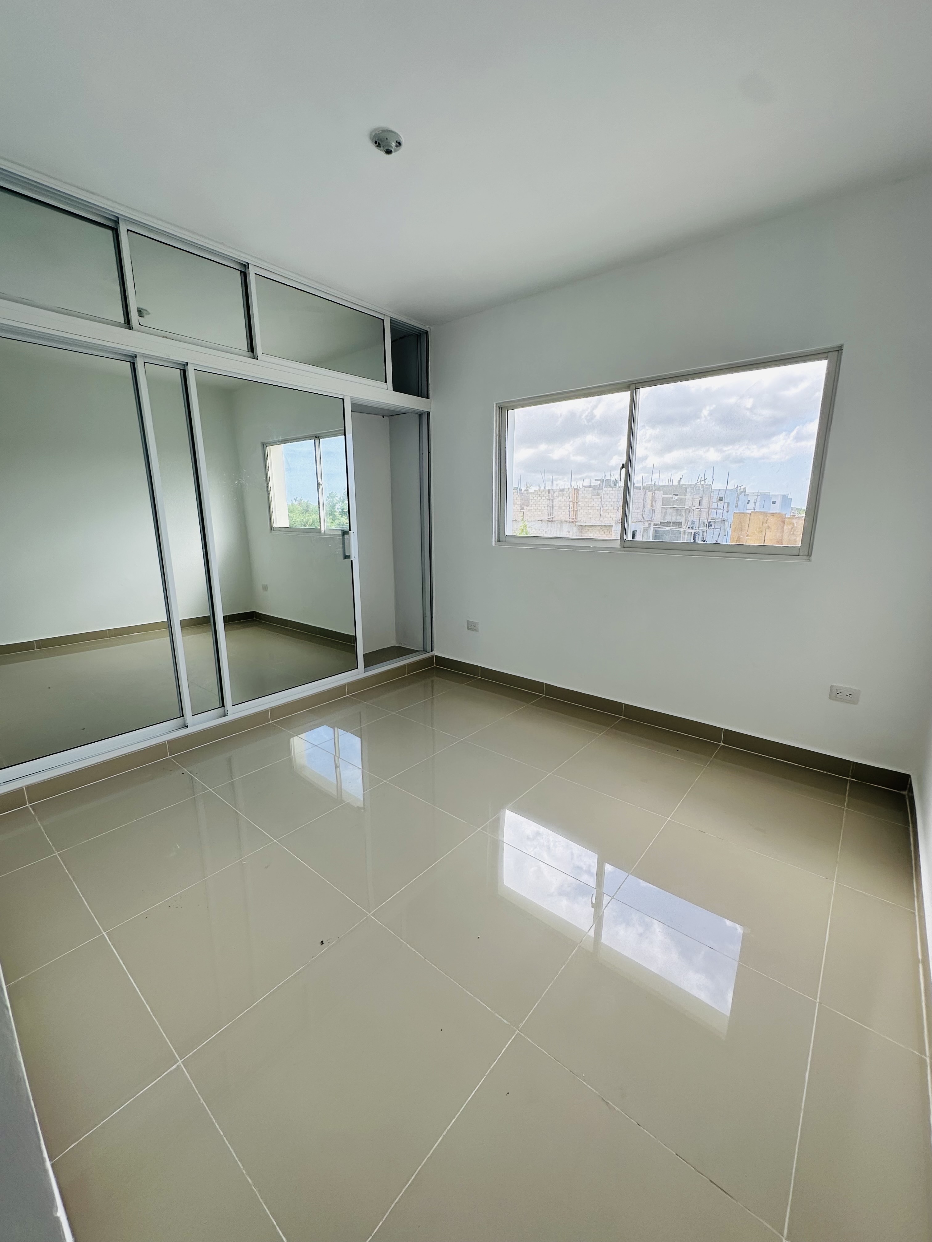 apartamentos - 🚨DE OPORTUNIDAD🚨Se vende apartamento de 2H y 2B en primer nivel con patio  7