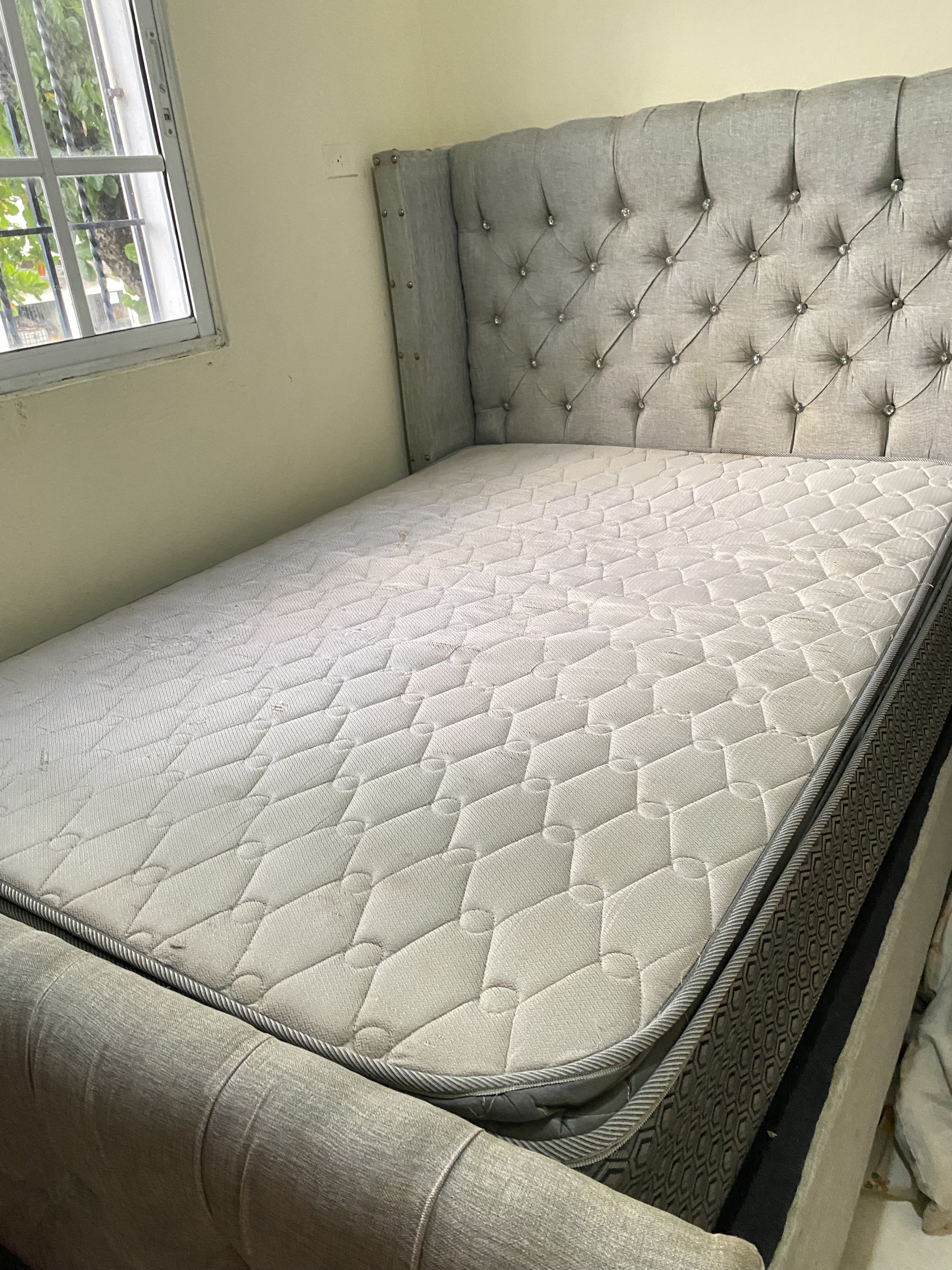 muebles y colchones - Se vende Cama completa  1