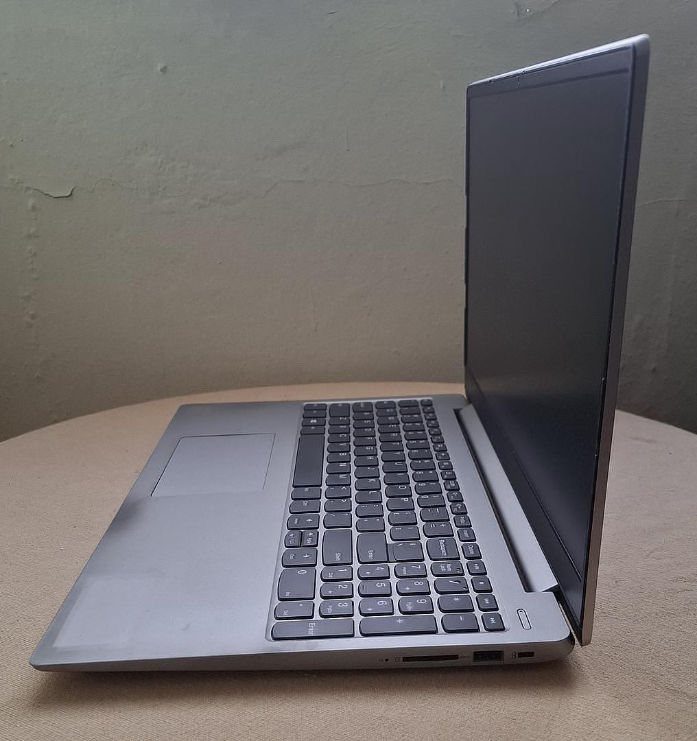 computadoras y laptops - Laptop Lenovo Ideapad 330S 1