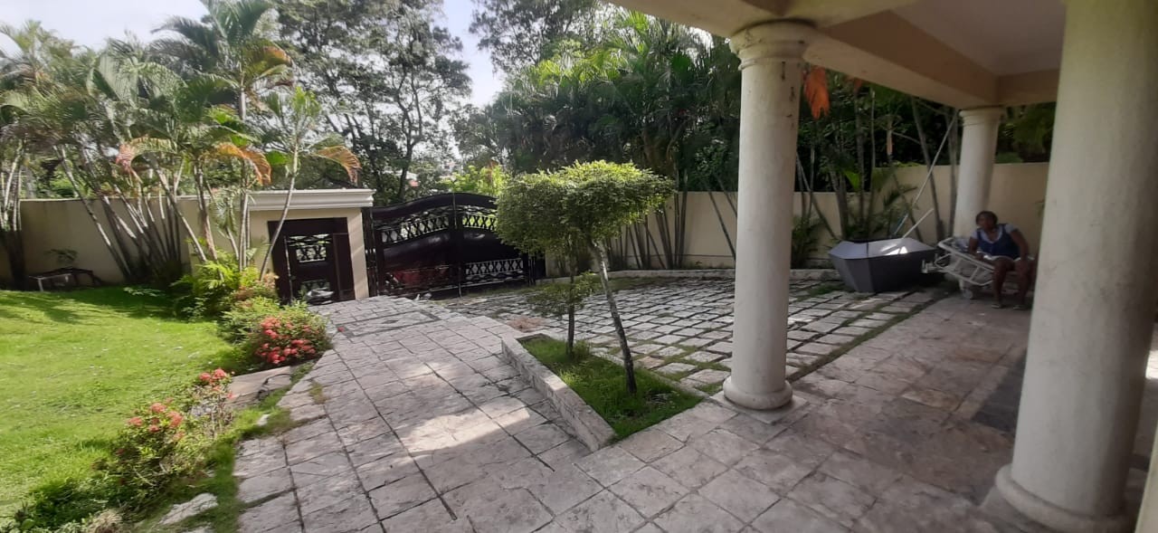 casas - Se vende casa en Arroyo Hondo III 8