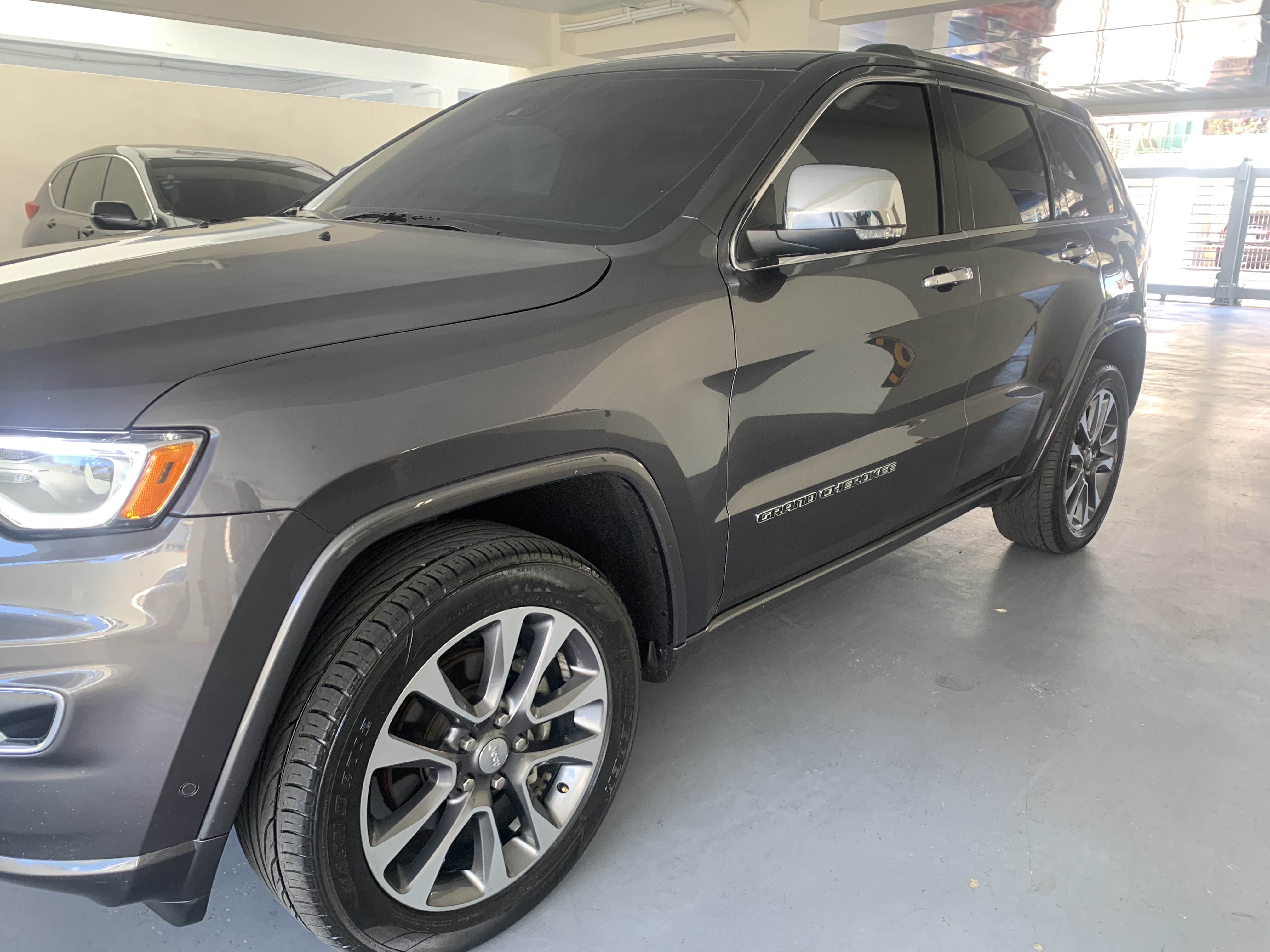 jeepetas y camionetas - JEEP GRAND CHEROKEE OVERLAND 2018 2
