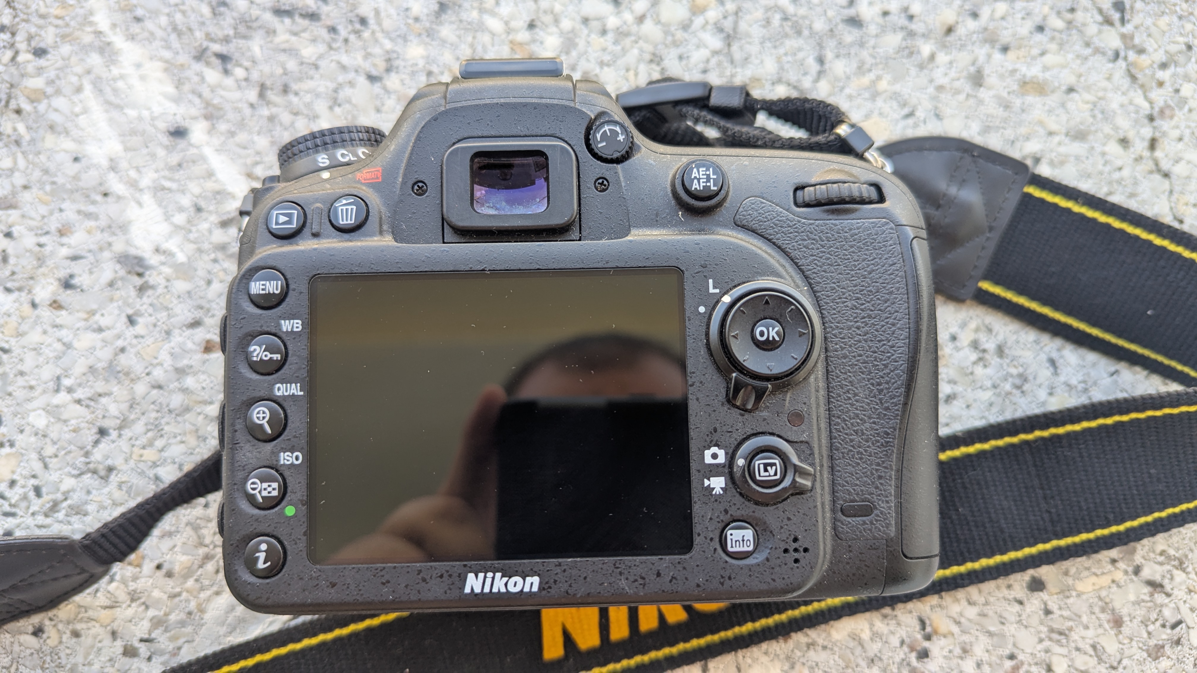 camaras y audio - Vendo cámara Nikon 7100 4
