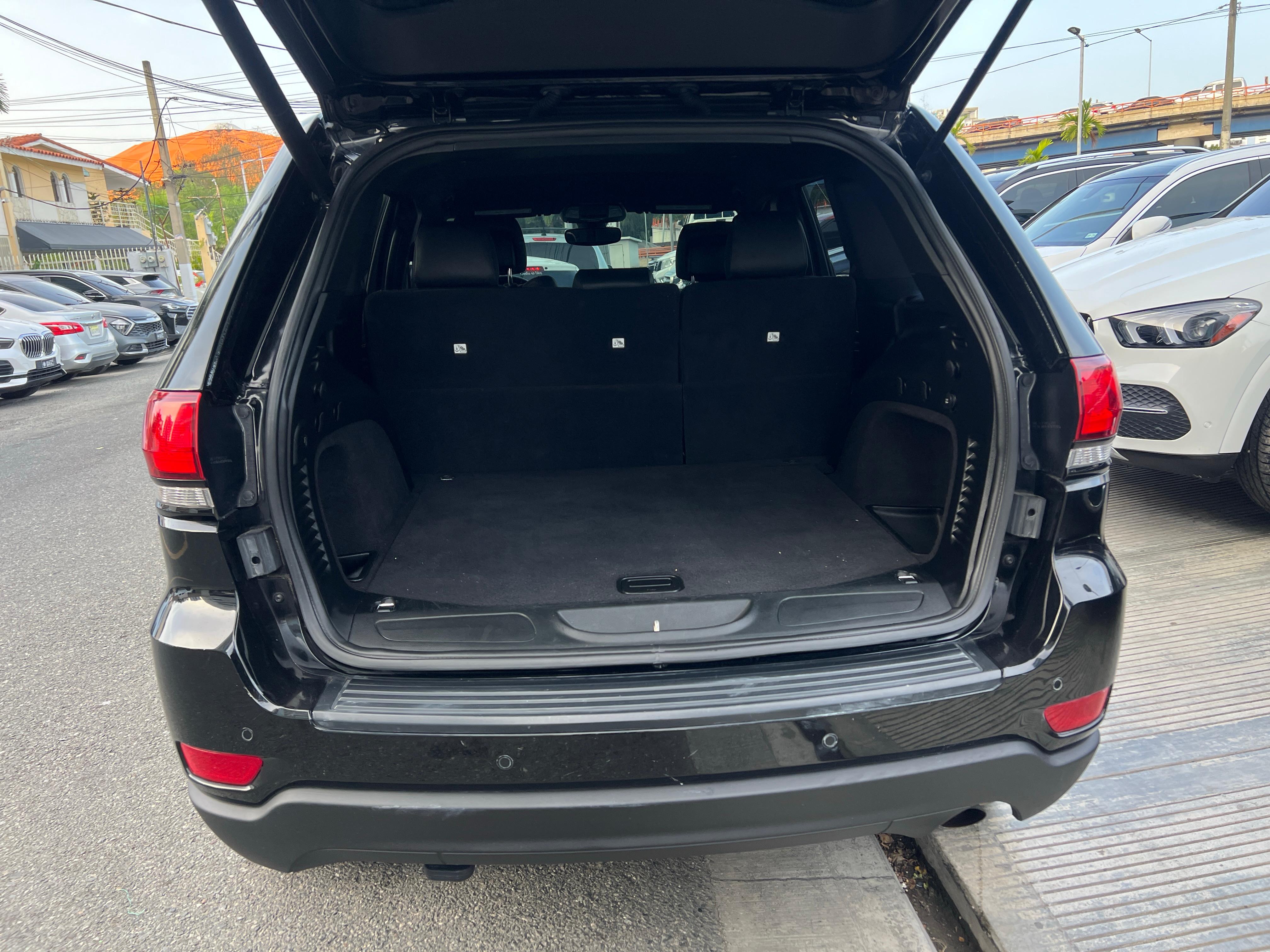 jeepetas y camionetas - JEEP GRAND CHEROKEE UPLAND 2018 9