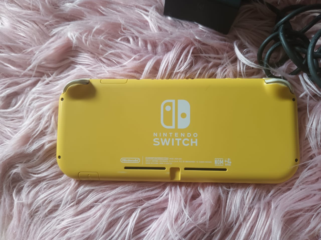consolas y videojuegos - Nintendo Switch Lite con su Cable y su control pro 0