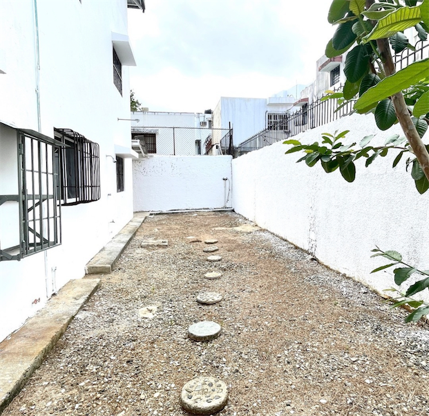 casas - Propiedad comercial en las praderas 1
