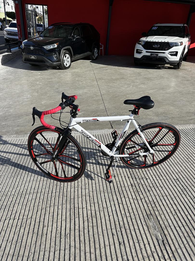 bicicletas y accesorios - bicicleta Shimano, en las mejores condiciones. 9.5 de 10. aro 28, gomas nuevas. 7