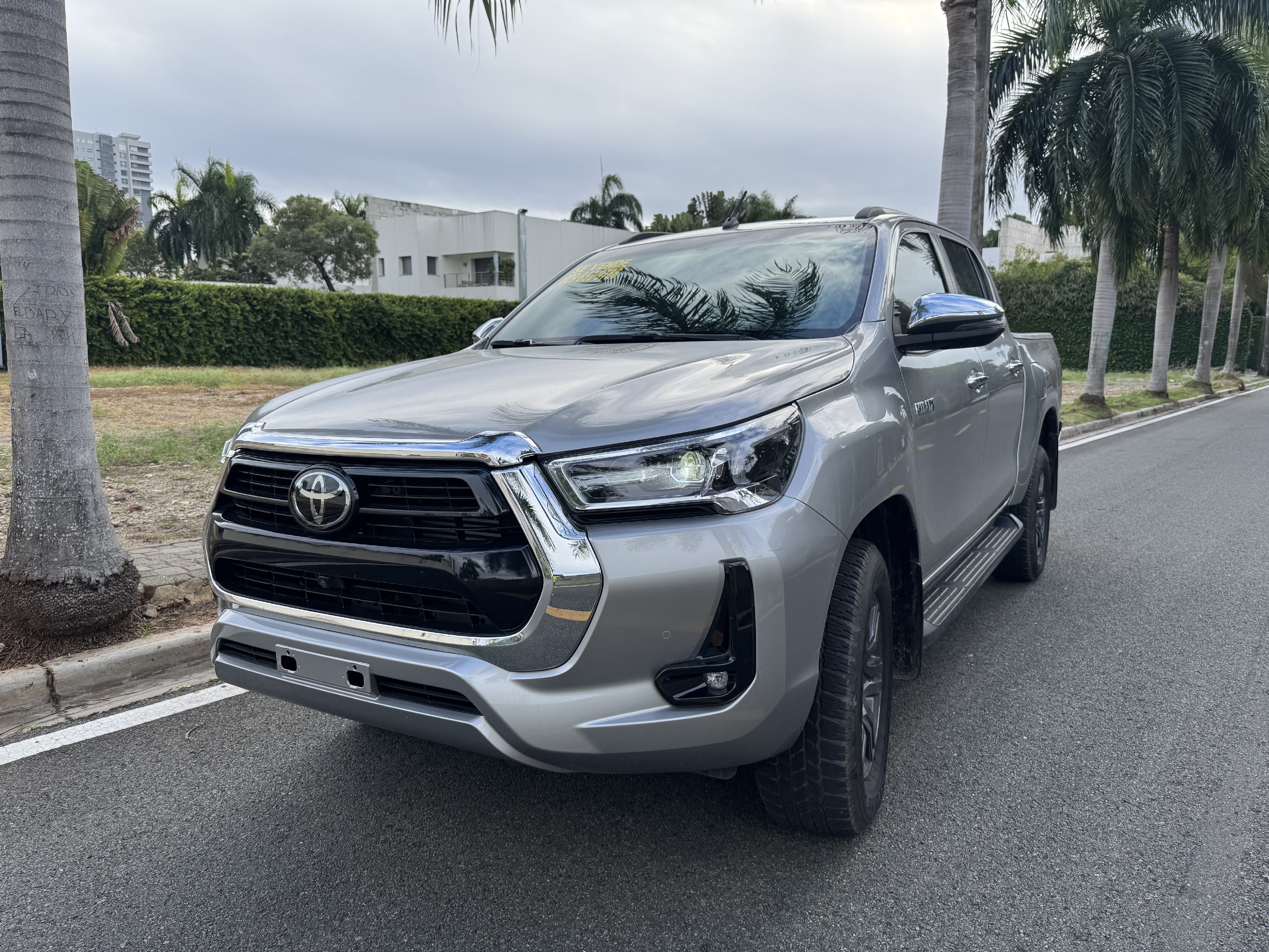 jeepetas y camionetas - 2023 Toyota Hilux Limited 