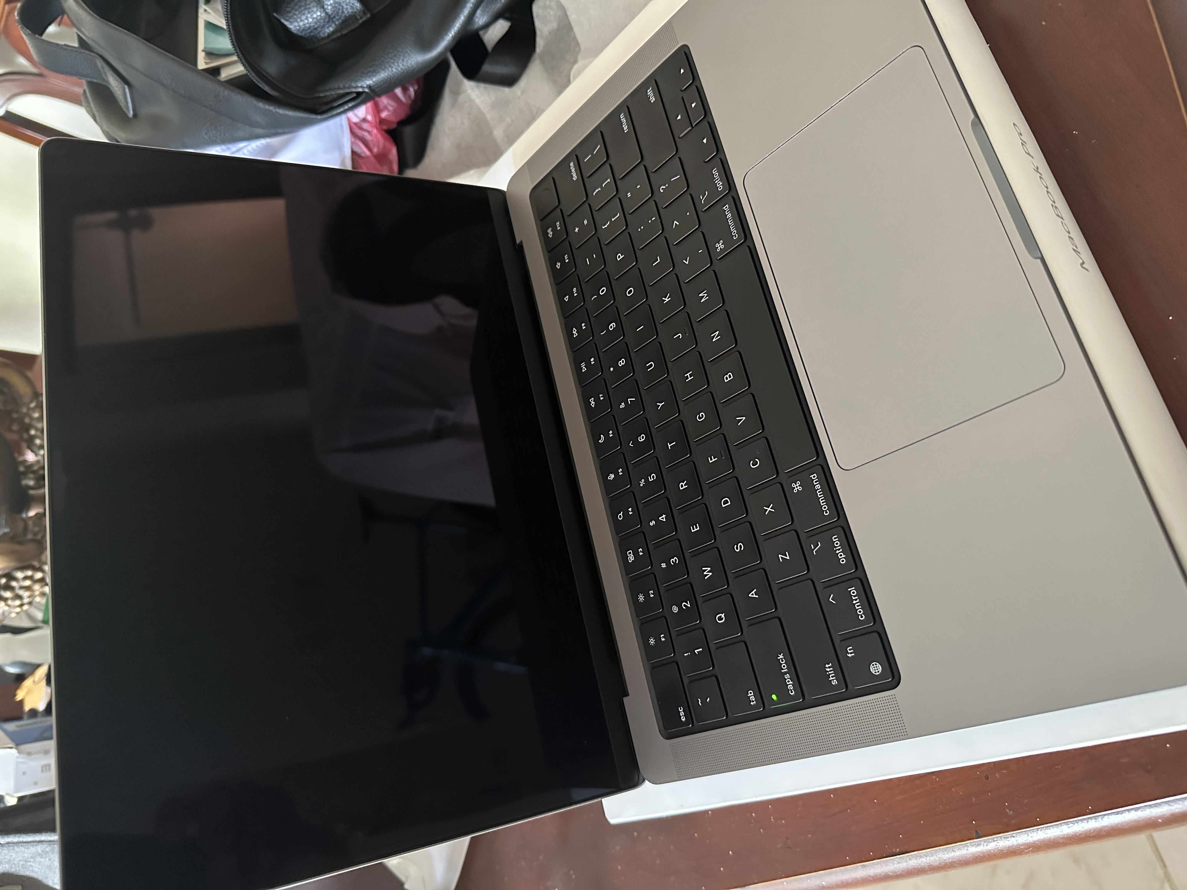 computadoras y laptops - Vendo MacBook Pro, chip M3, 14 inch  3
