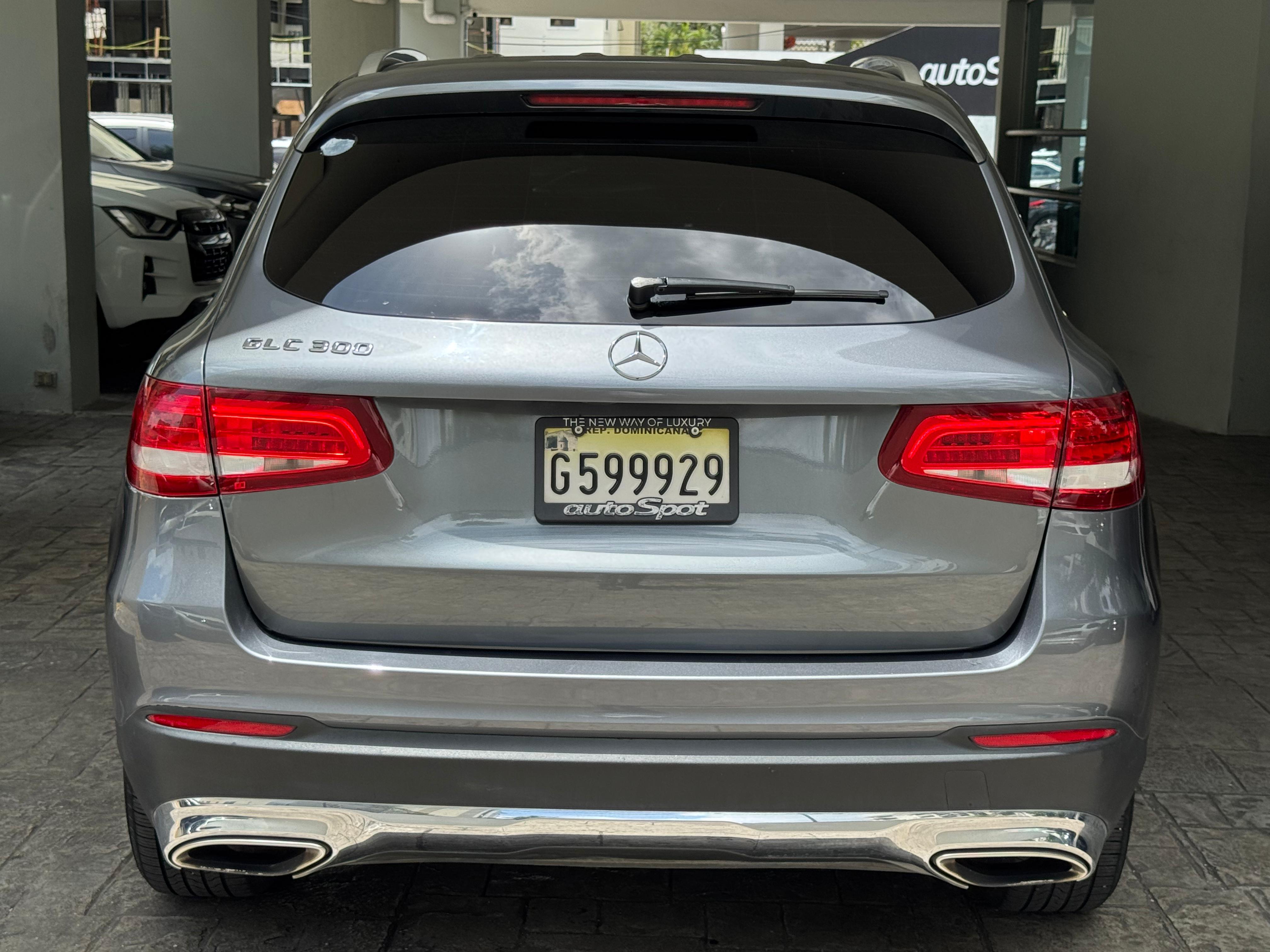 jeepetas y camionetas - Mercedes Benz GLC 300 2018 3