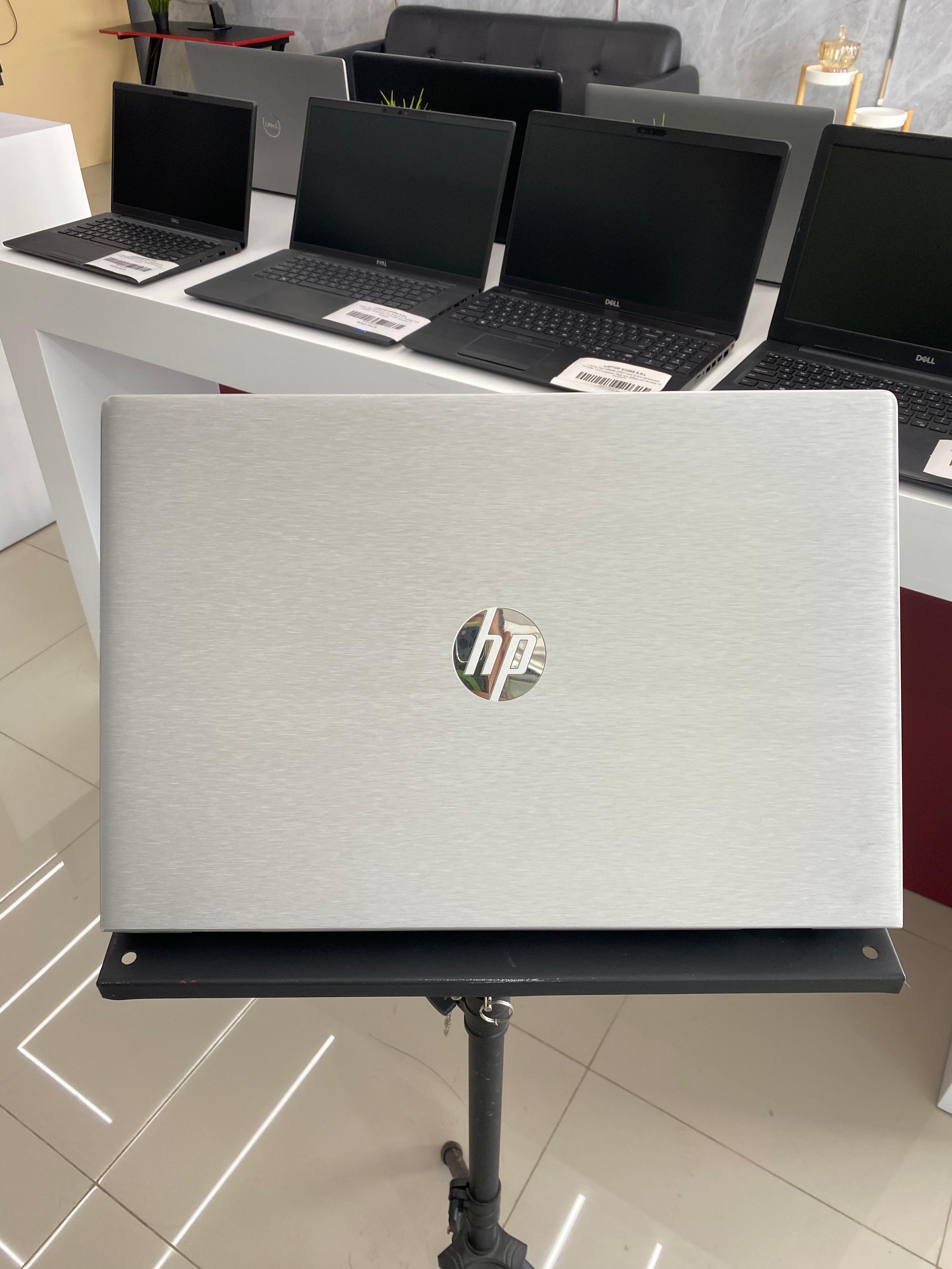 computadoras y laptops - Laptop HP Elitebook 15.6 pulgadas i5 8va Gen 168GB 2
