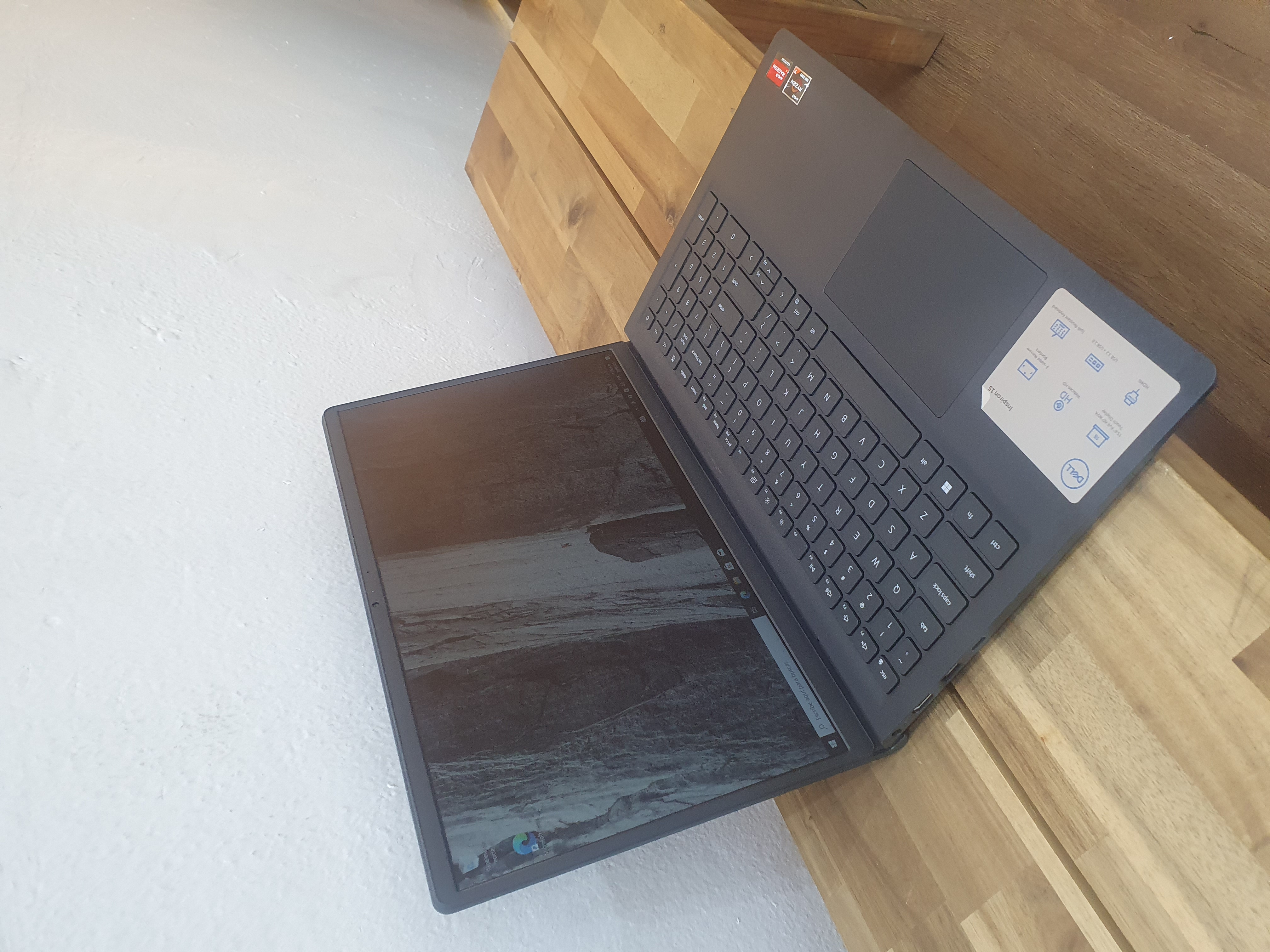 computadoras y laptops - Laptop Dell Inspiron 15, AMD Ryzen 7 7730U, 16GB RAM, 512GB SSD, 15.6" FHD nueva 0