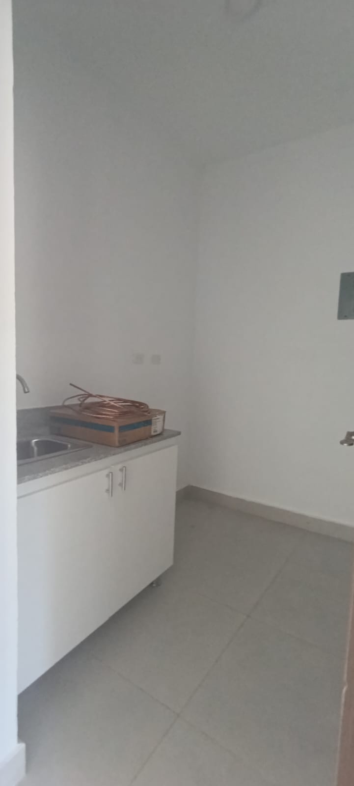 oficinas y locales comerciales - Local en primer nivel en La Julia 103m2 con Terraz 8