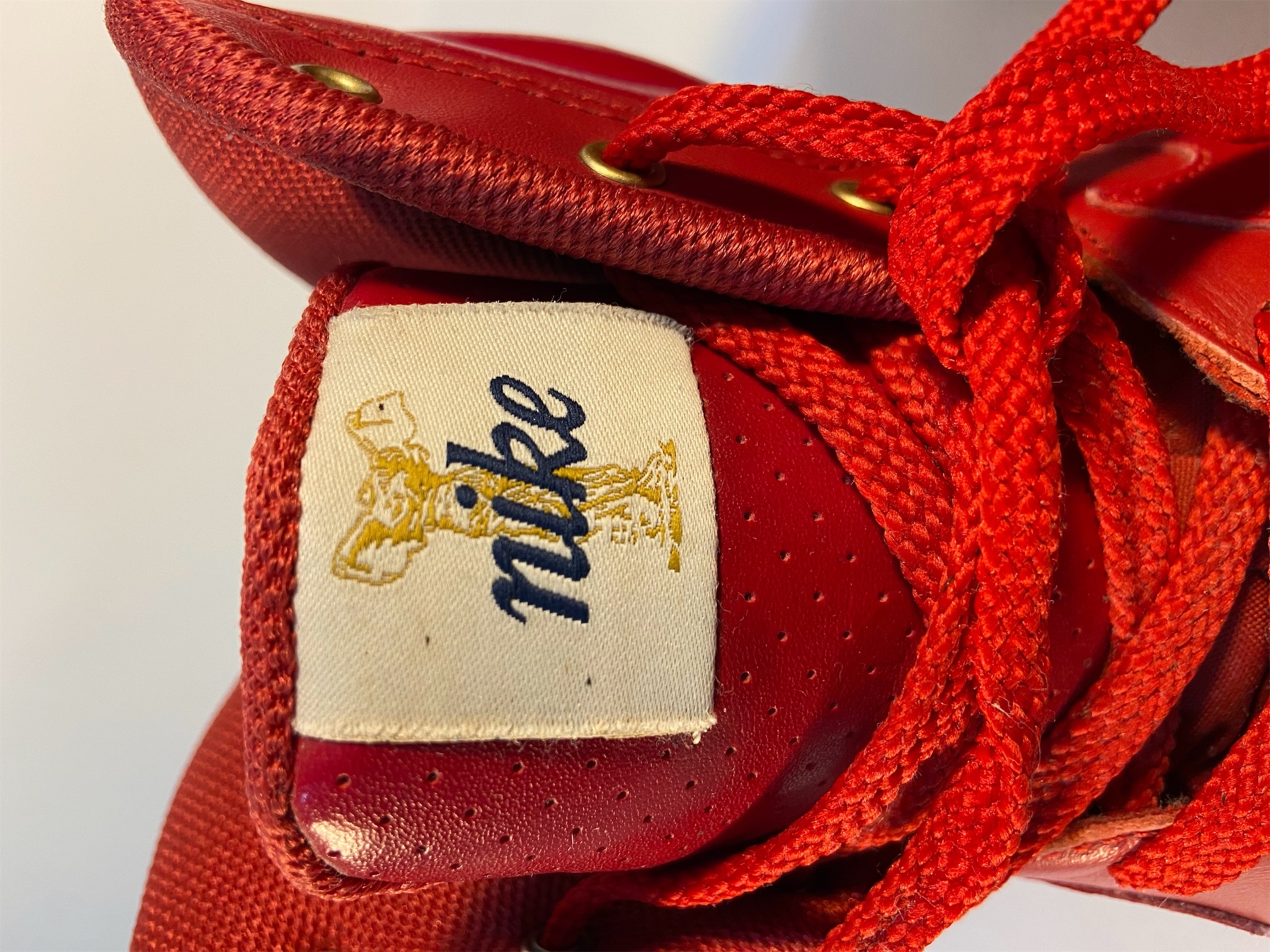 zapatos para hombre - Tenis NIKE RT1 Rojos Vintage Size 10 / 44 Hombres 7