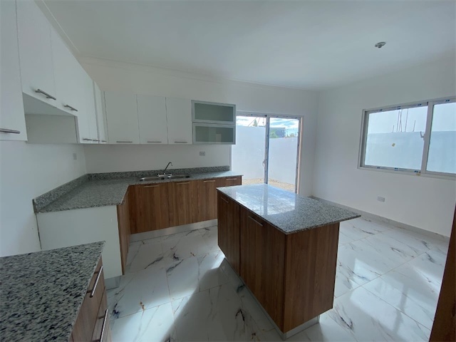 casas - Venta de casa en la autopista de san Isidro brisa oriental Santo Domingo  7