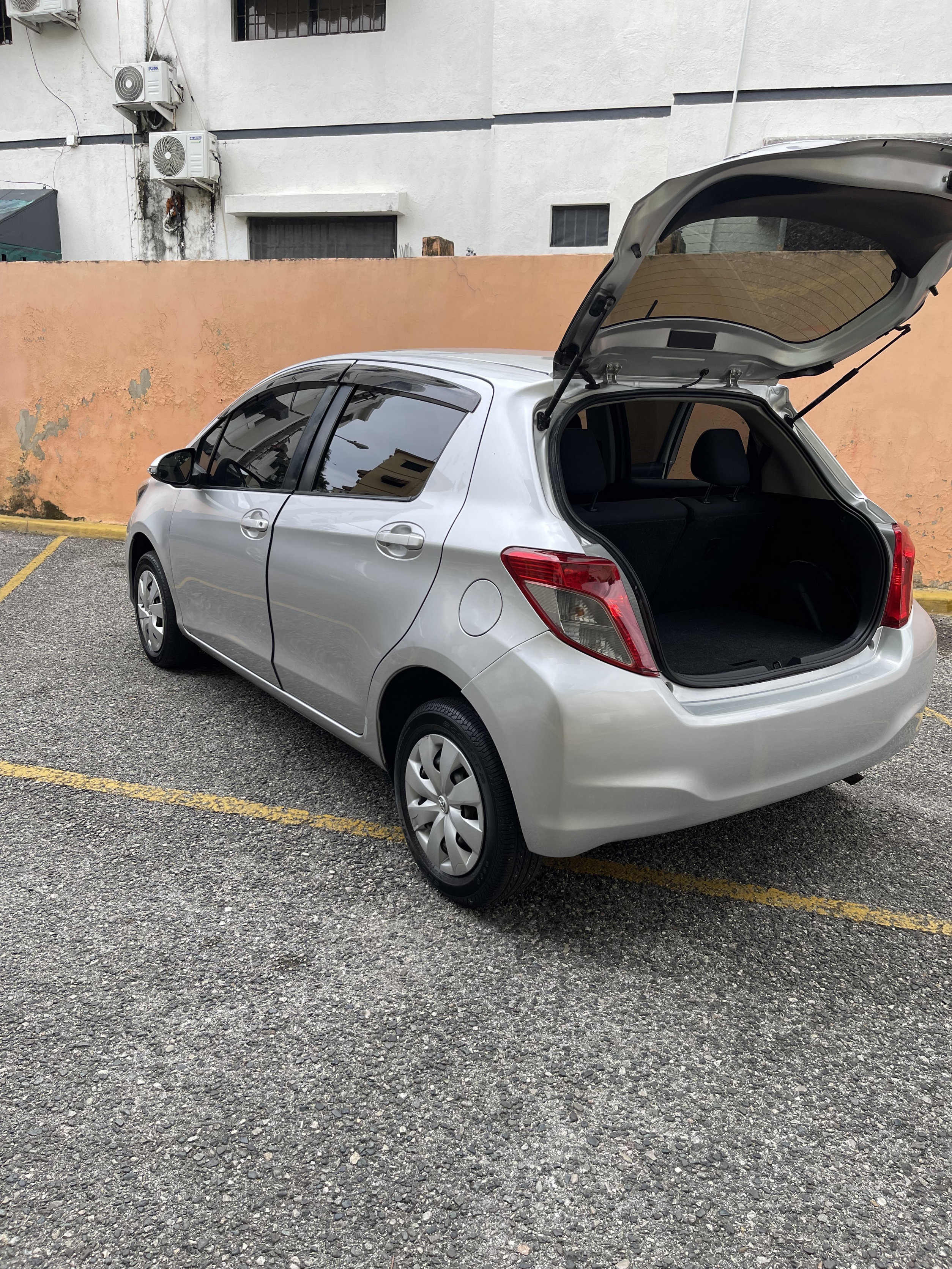 carros - Toyota Vitz 2012 4 pistones  6