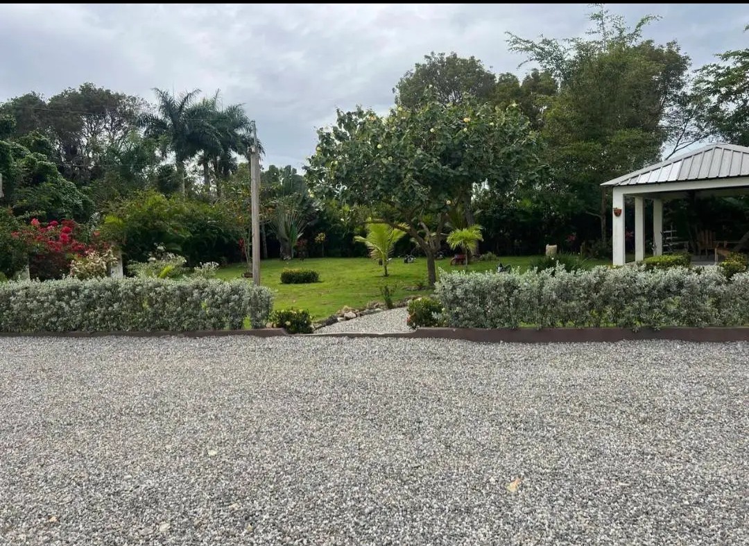 casas vacacionales y villas - Se vende ‼️ Hermosa villa campestre en Higüey 