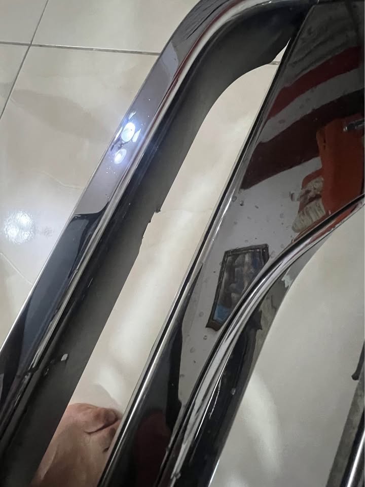 accesorios para vehiculos - Parrilla original de Bomper delantero de Santa Fe  3