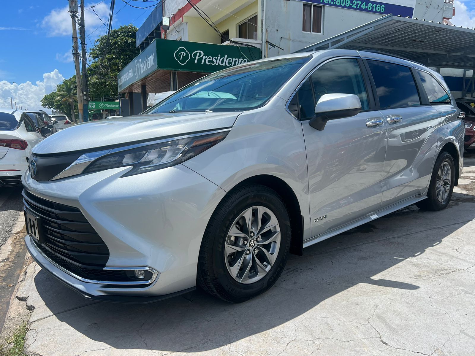 jeepetas y camionetas - Toyota Sienna XLE 2021 0