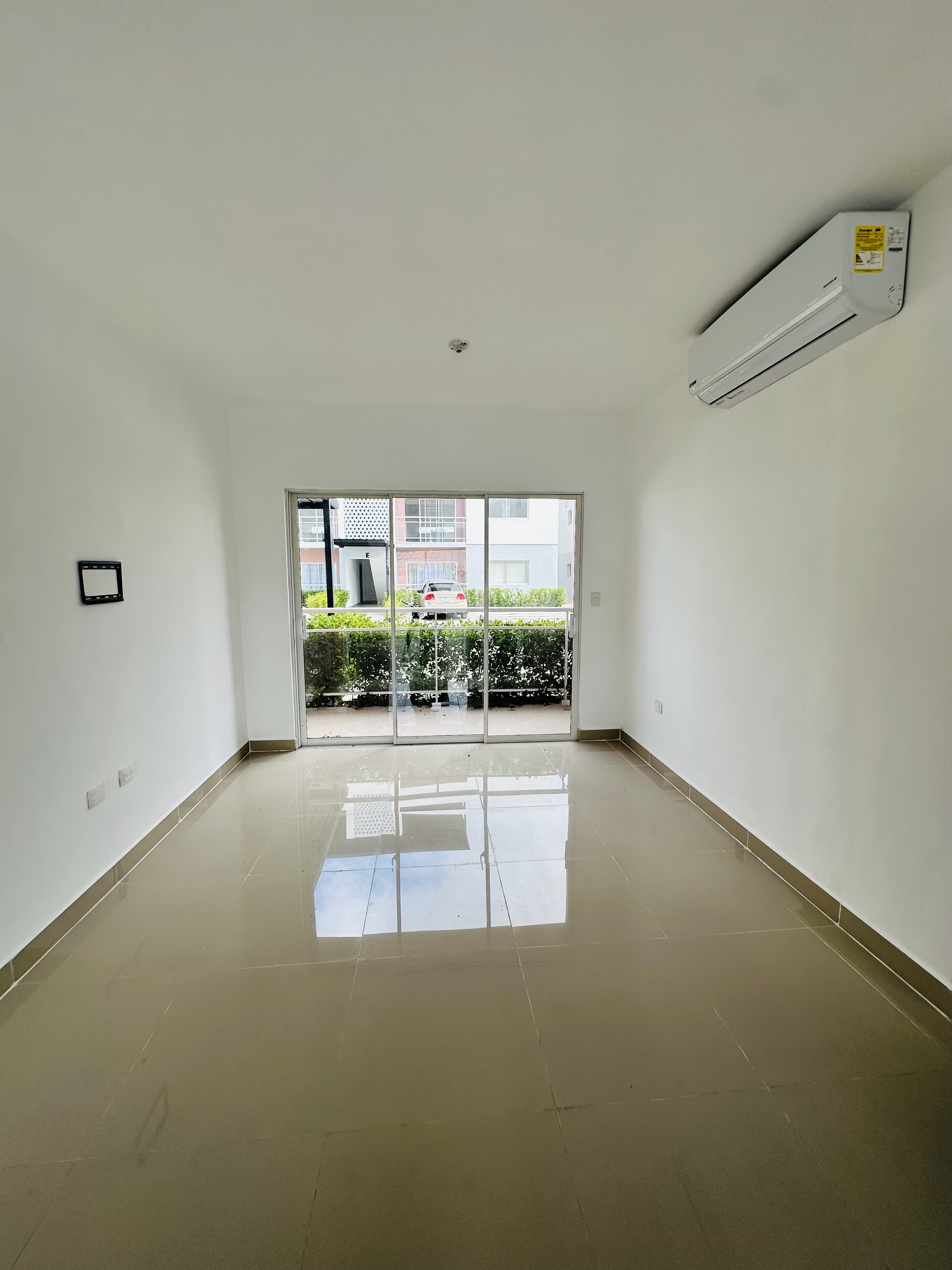 apartamentos - 🚨DE OPORTUNIDAD🚨Se vende apartamento de 2H y 2B en primer nivel con patio  8