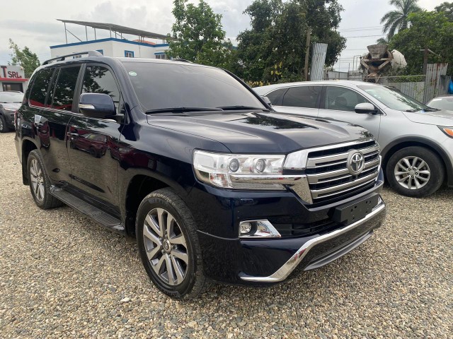 jeepetas y camionetas - Toyota land cruicer vxr 2017 4