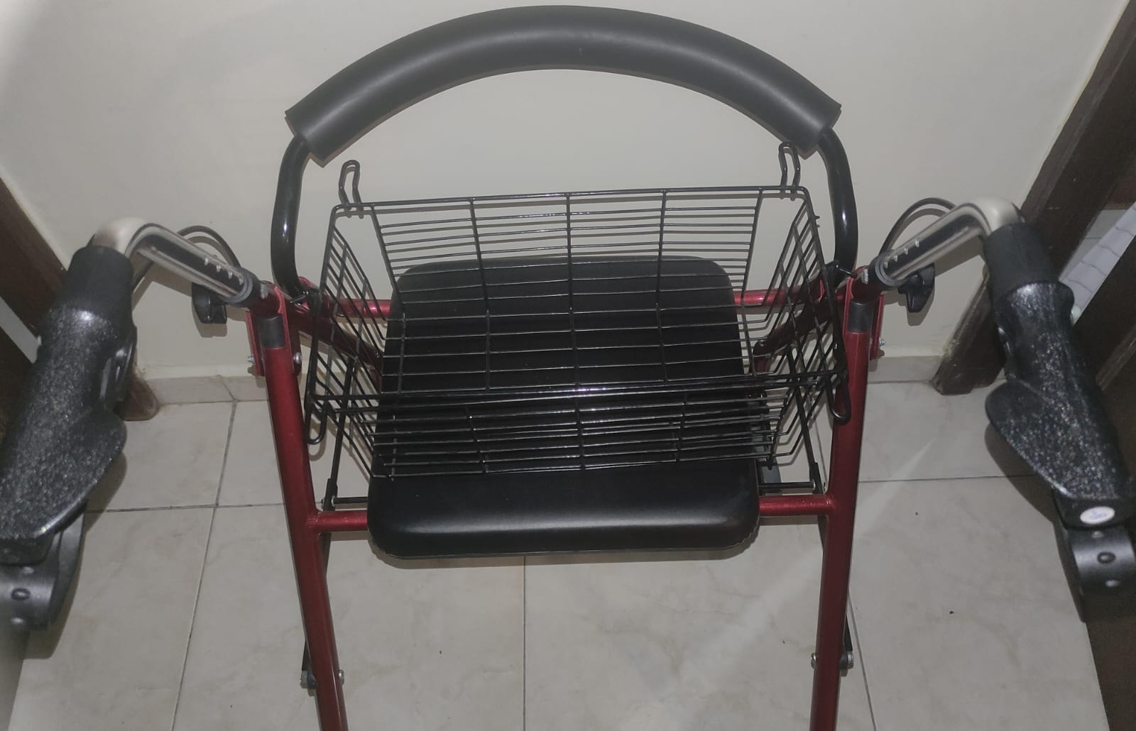 salud y belleza - Andador Plegable con asiento para adultos 4