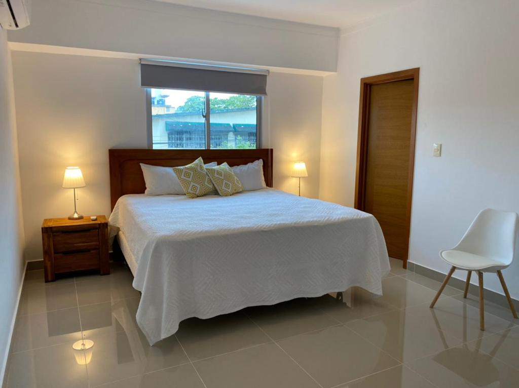 apartamentos - VENDO DE OPORTUNIDAD APARTAMENTO EN GAZCUE  1