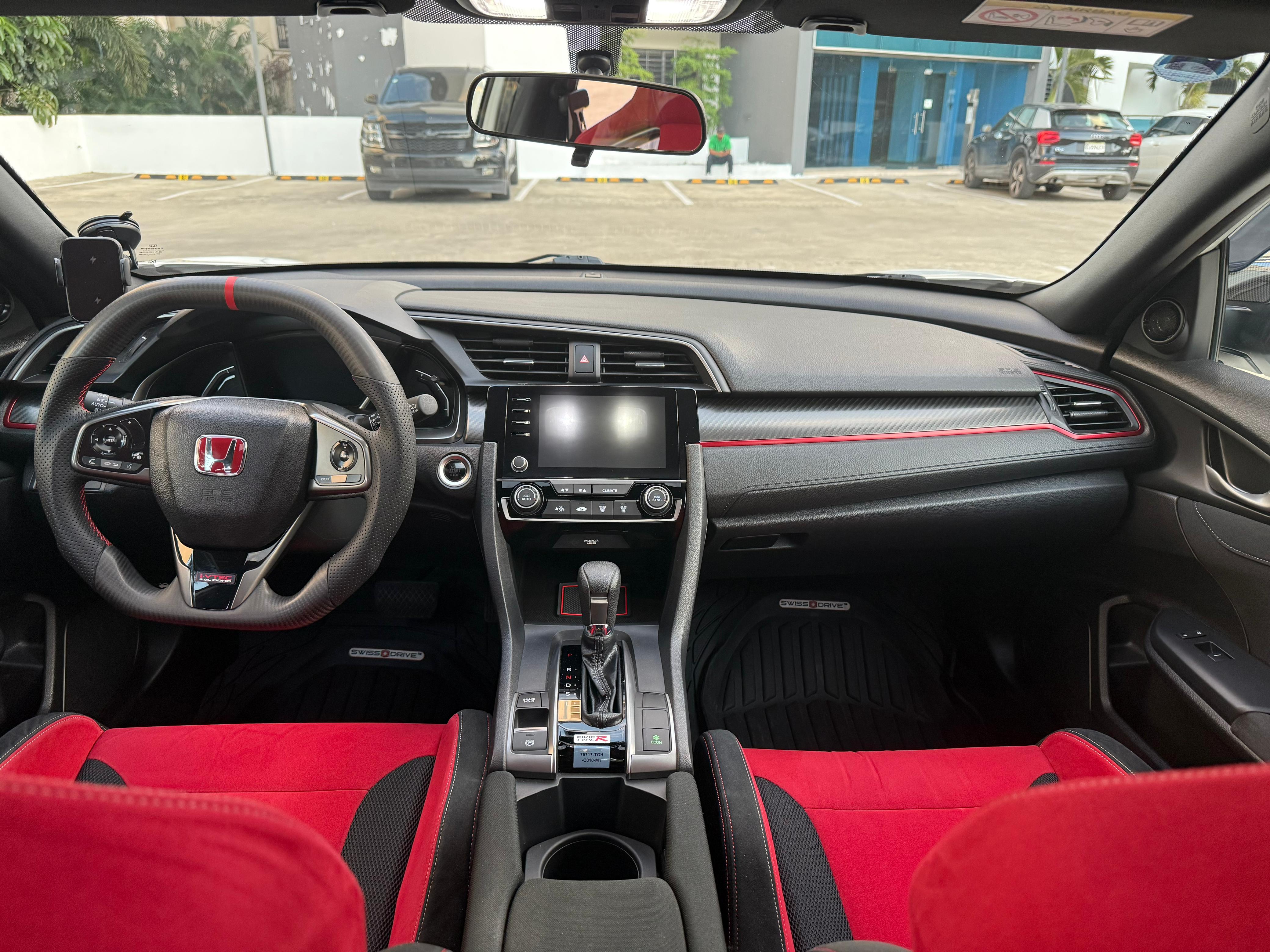 carros - NUEVO!!! 5,300 KM AHORA, Año 2019 3