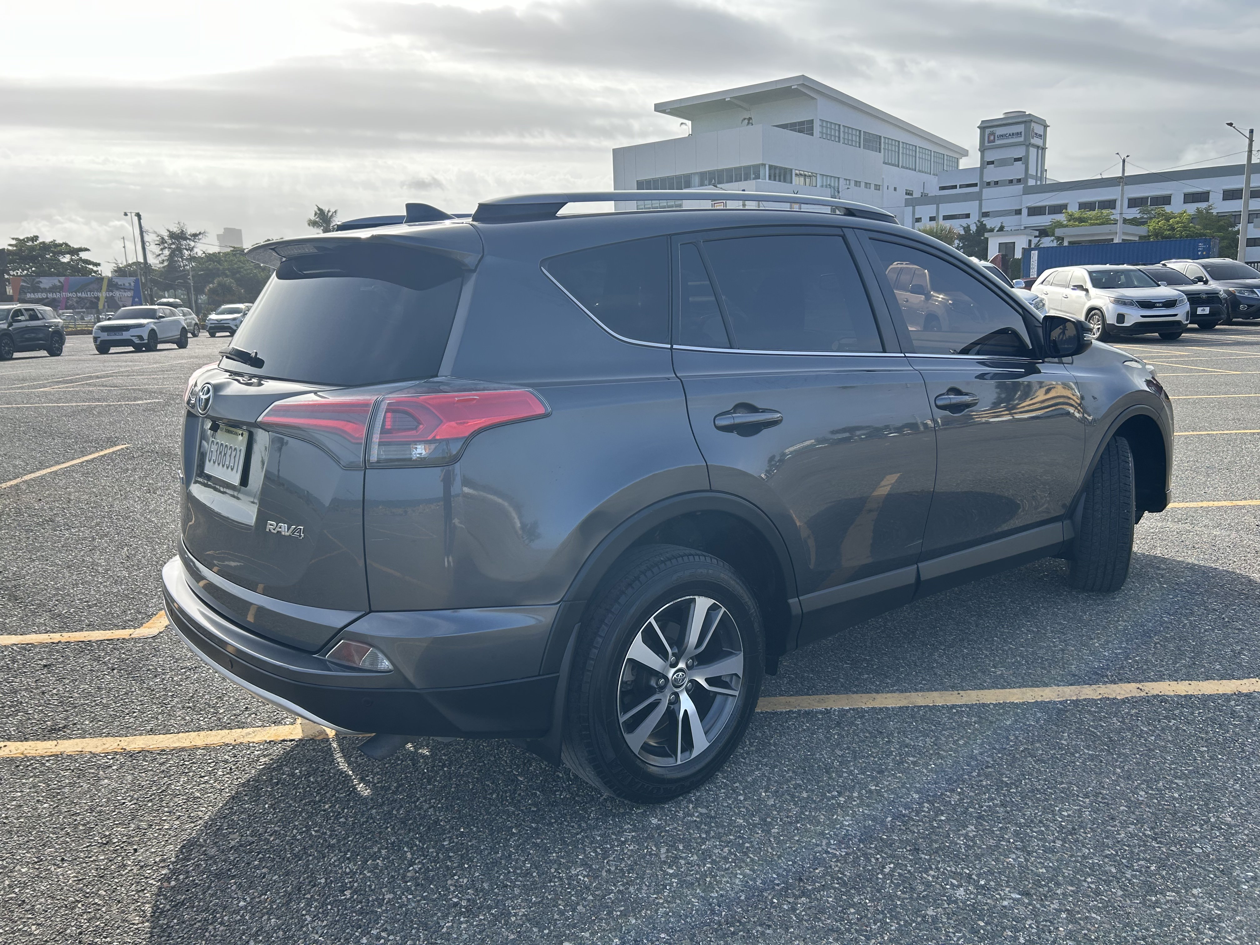 jeepetas y camionetas - Toyota Rav4 2017 • 80,644 km 1
