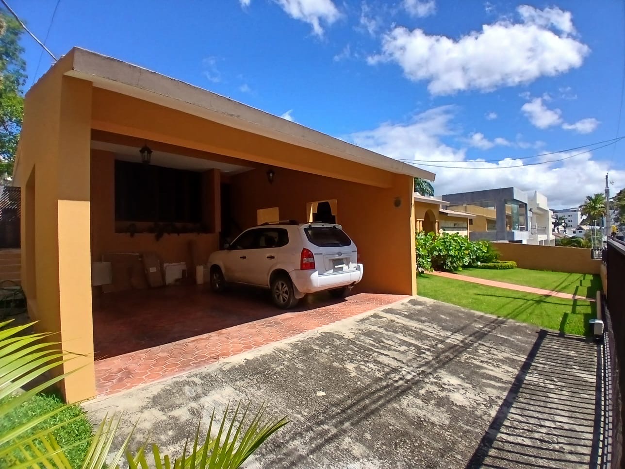 casas - EN VENTA!🏡Vivienda unifamiliar de un nivel, ubicada en los Cerros de Gurabo📍 8
