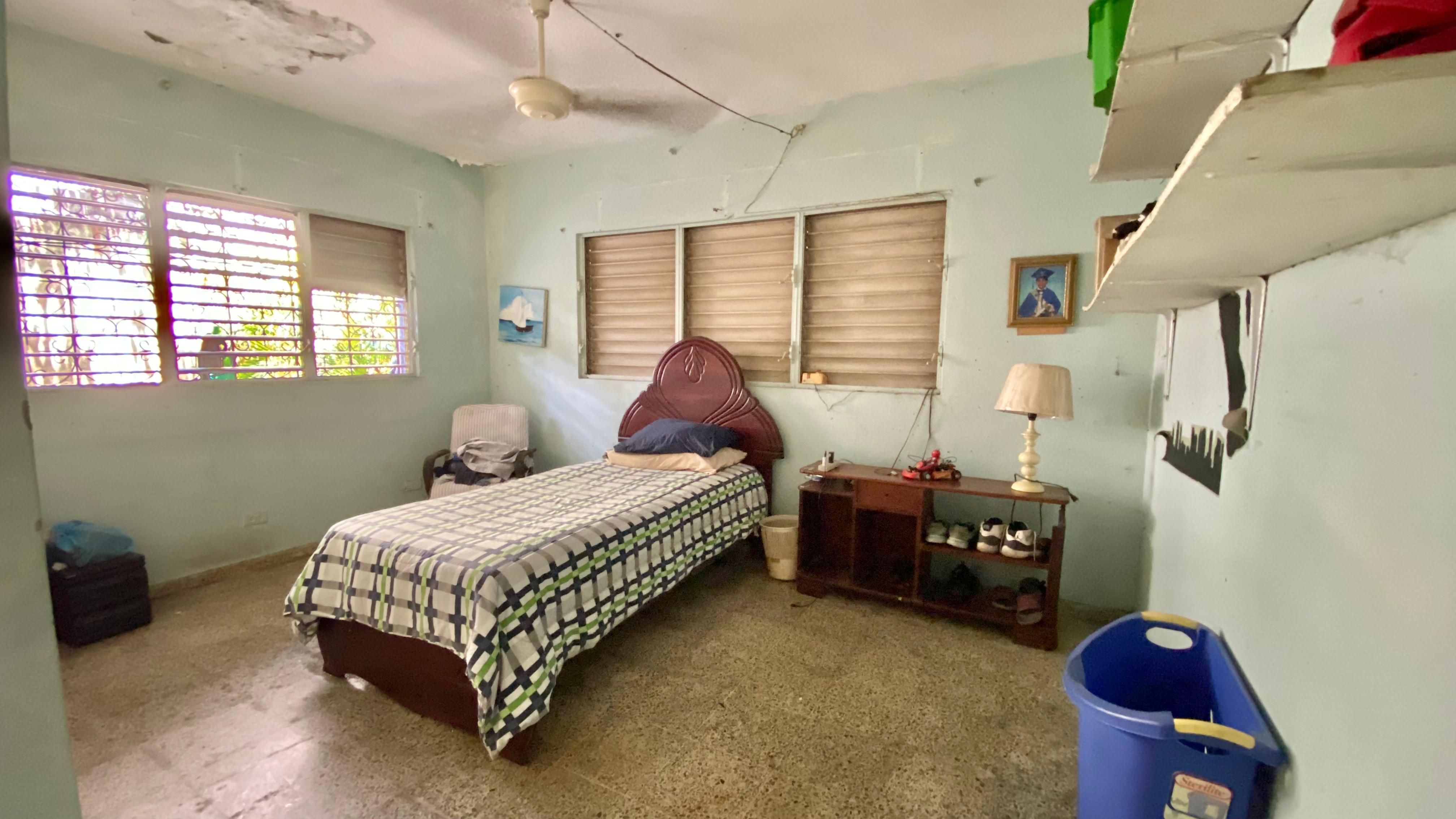 oficinas y locales comerciales - CASA LOCAL en EL VERGEL, para  REMODELAR, como  OFICINAS o VIVIENDA, 324 Mts.2 S 7