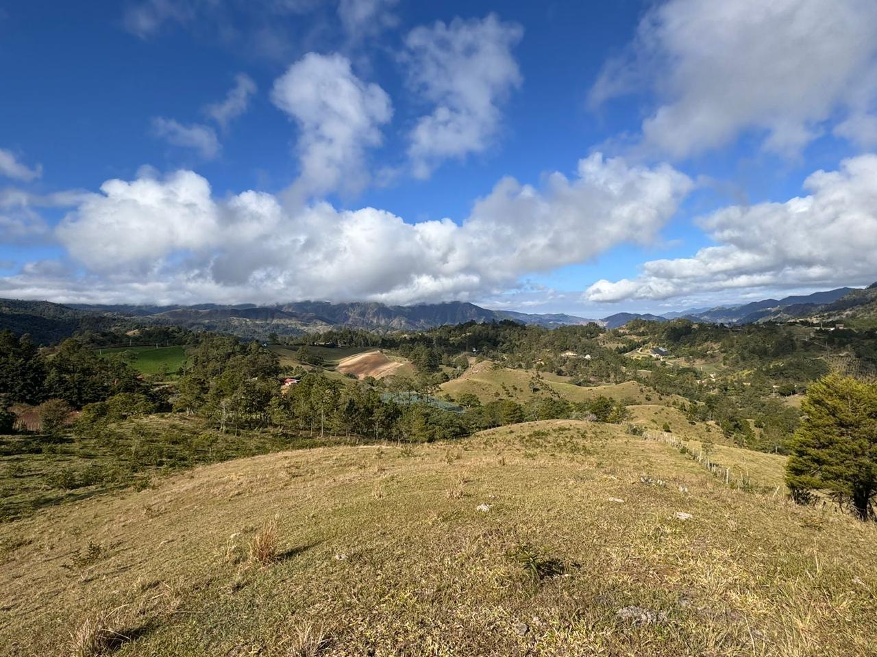 casas vacacionales y villas - Villa en Constanza con 70mil metros de solar  7