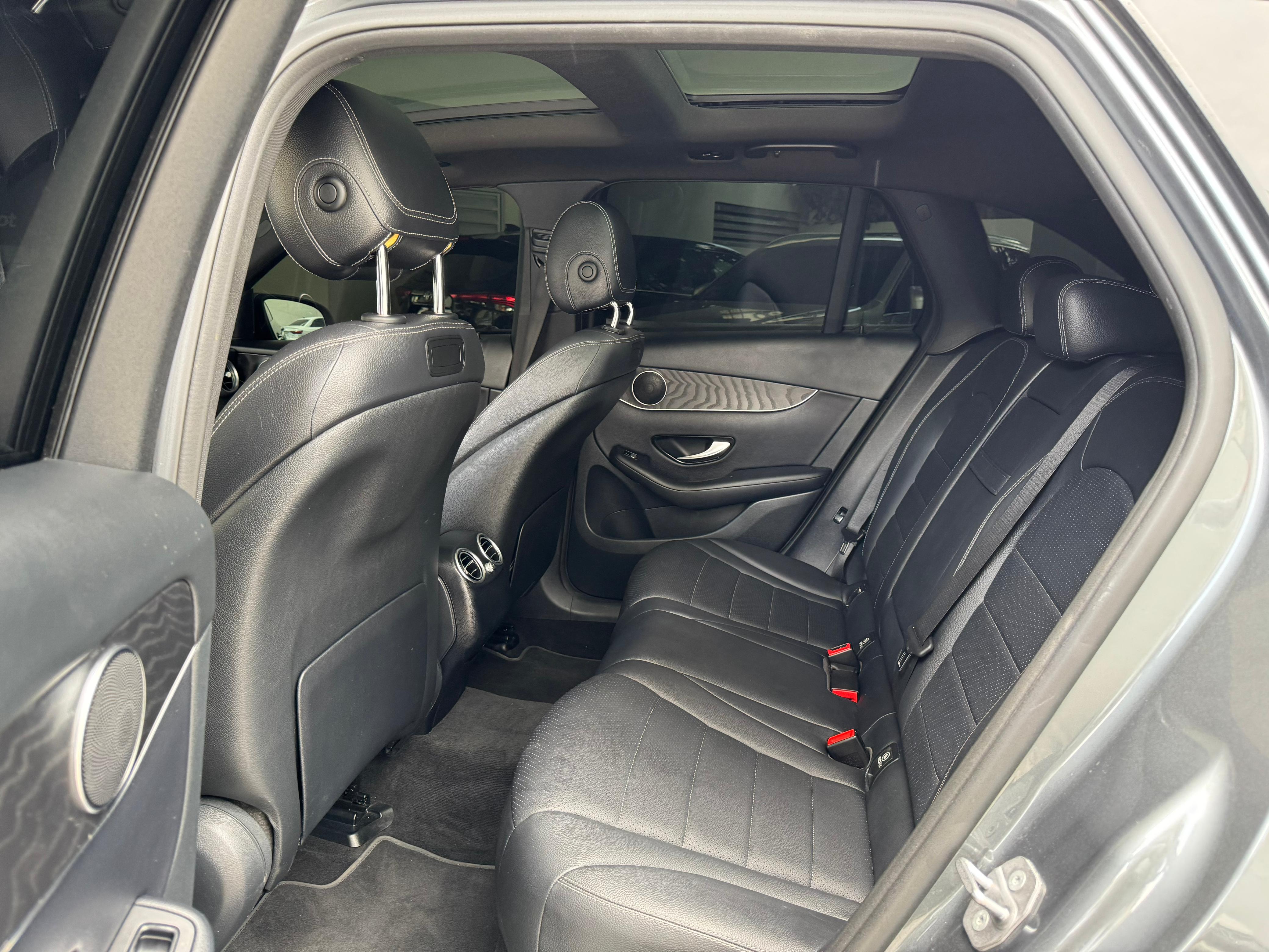 jeepetas y camionetas - Mercedes Benz GLC 300 2018 4