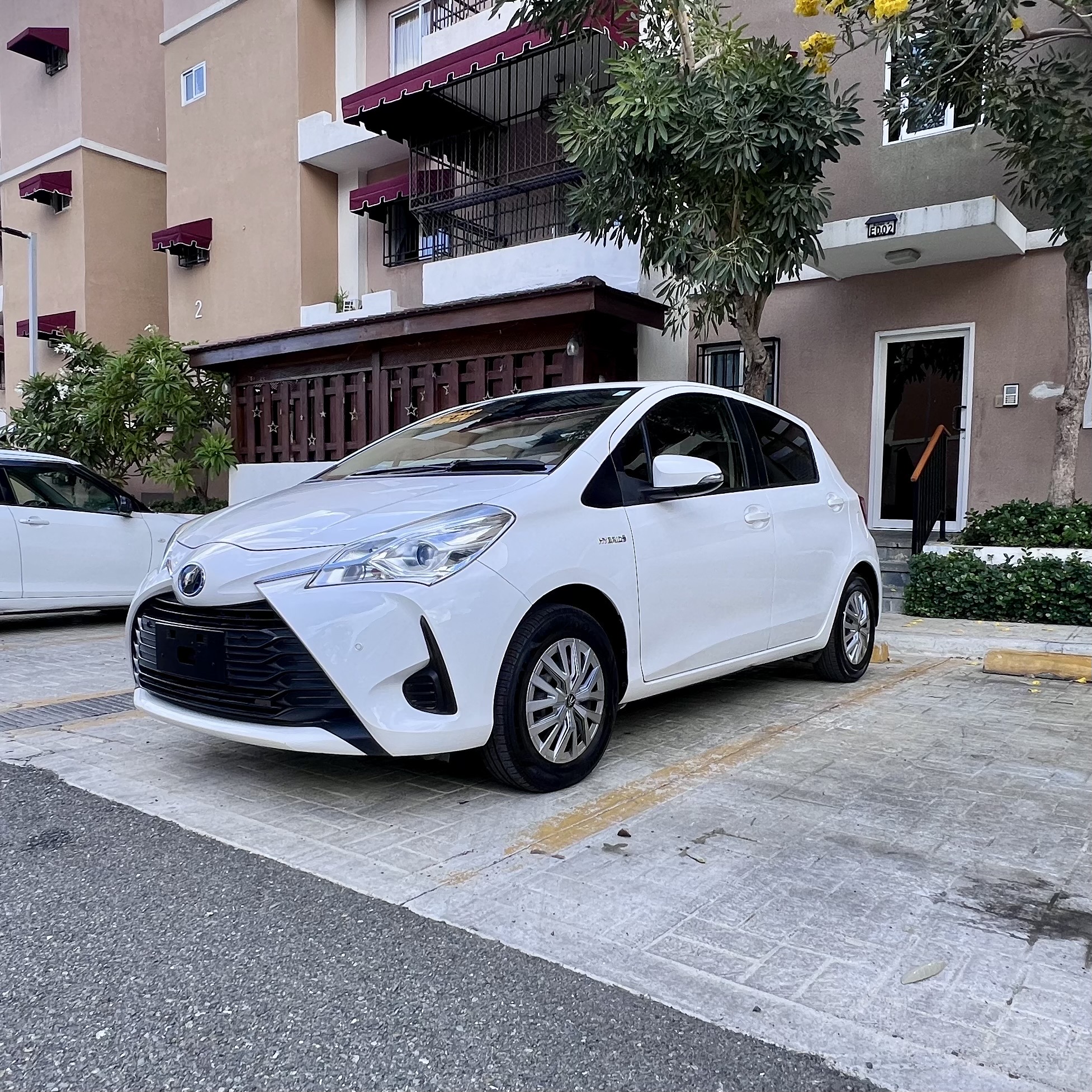 carros - Toyota Vitz Híbrido 2019 en venta - exelente para andar en la ciudad.  0