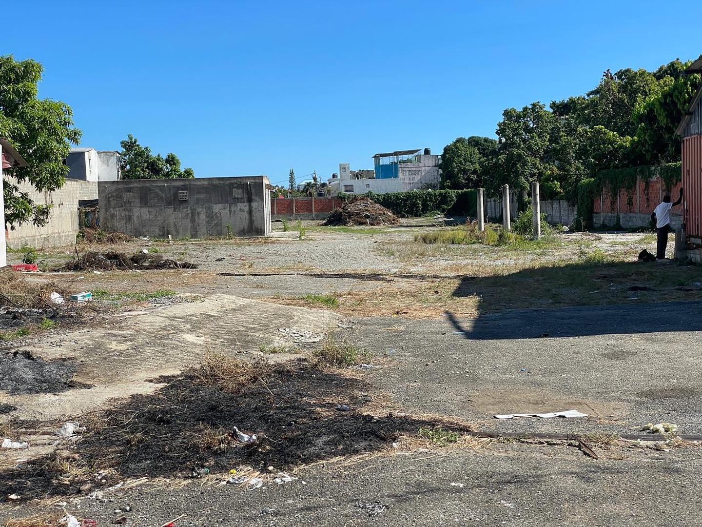 solares y terrenos - se vende o se alquila terreno en autopista san isidro sto domingo este...  3